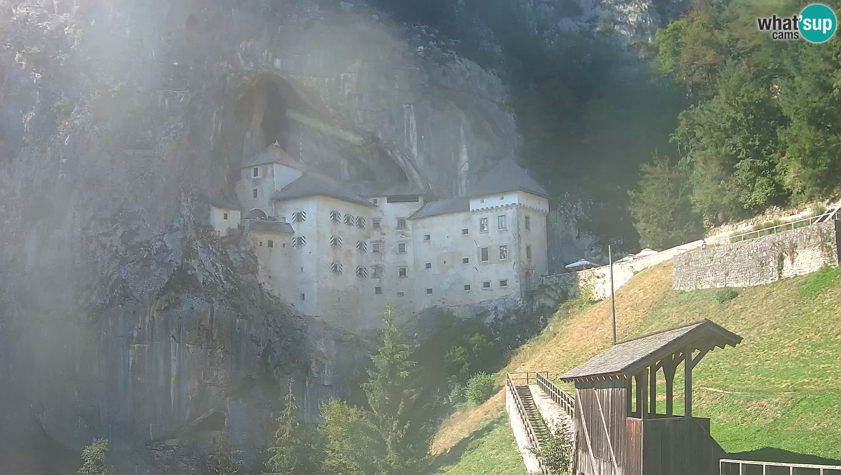 Web kamera Predjamski dvorac – Postojna – Slovenija