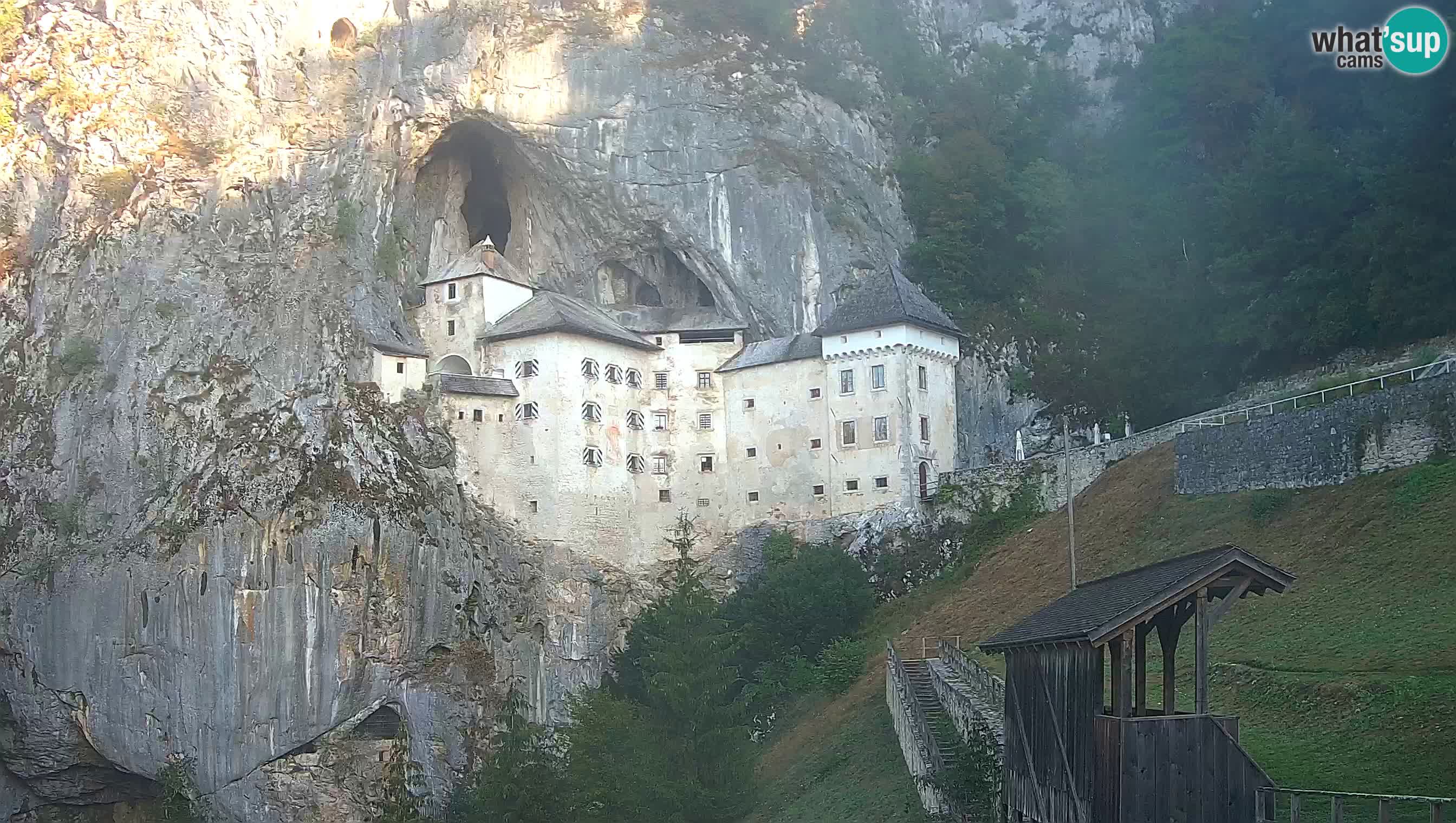Live Webcam Grad Predjama – Château de Predjama – Postojna – Slovénie