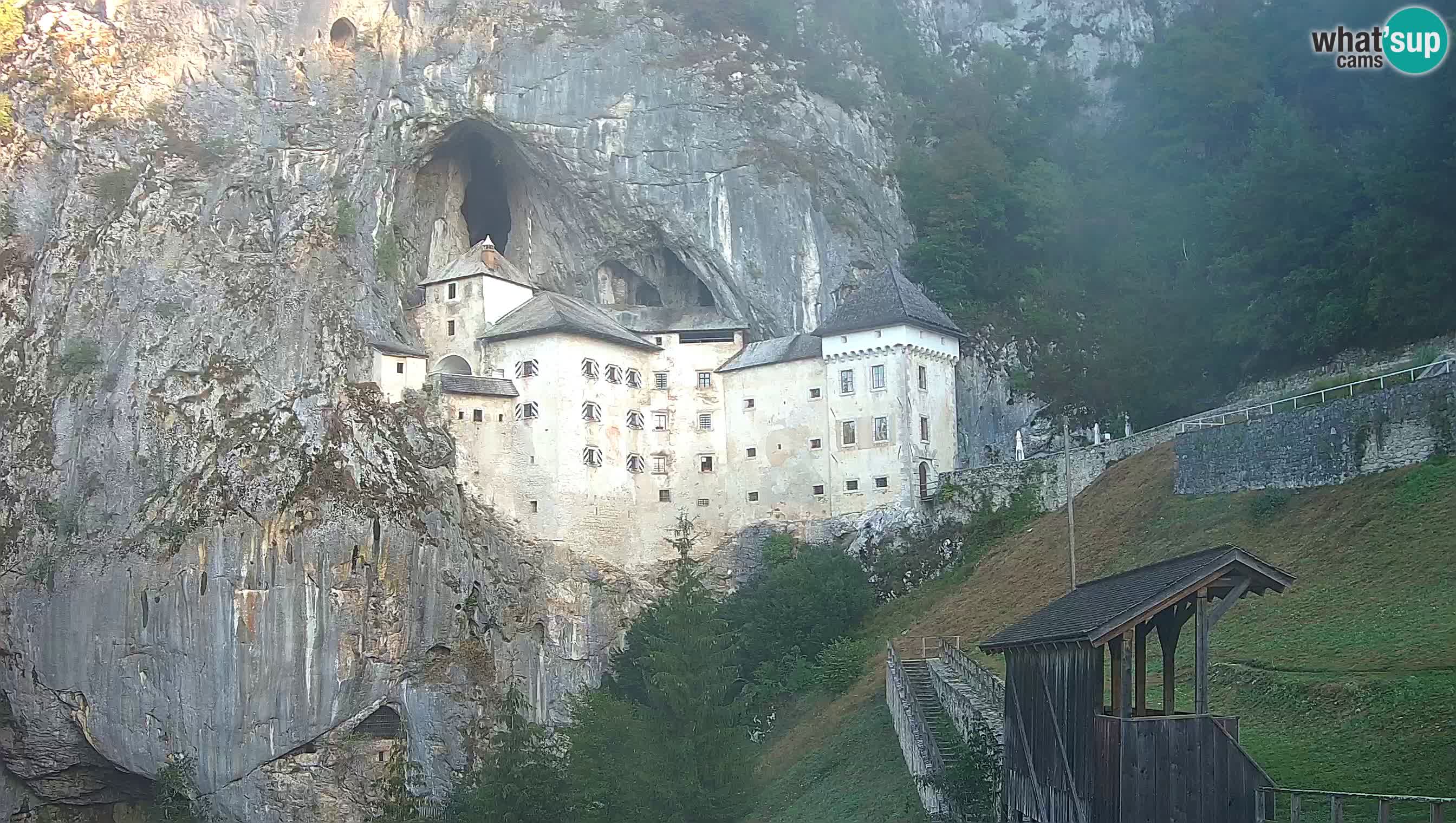 Live Webcam Höhlenburg Predjama – Postojna – Slowenien