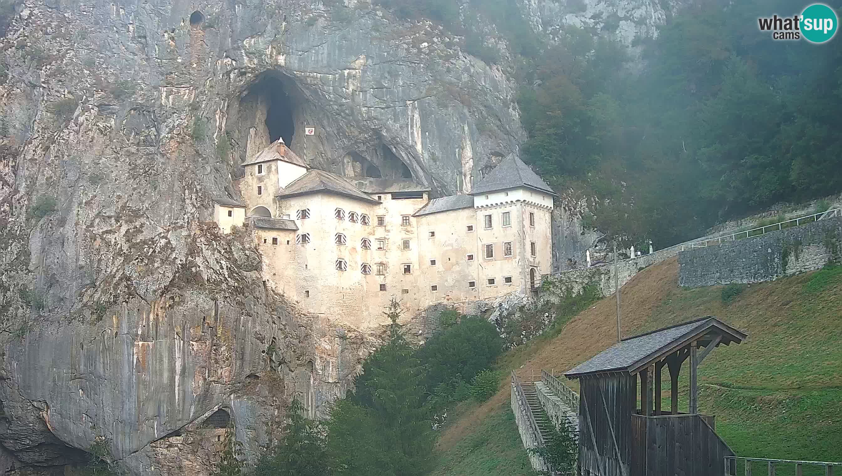 Live Webcam Höhlenburg Predjama – Postojna – Slowenien