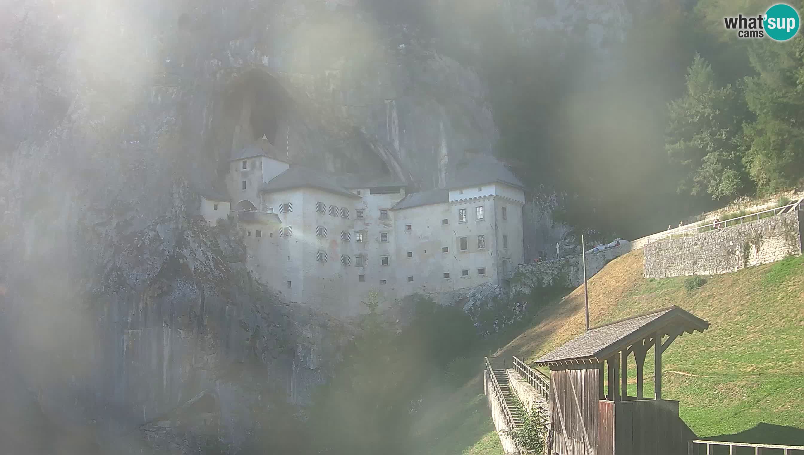 Live Webcam Grad Predjama – Château de Predjama – Postojna – Slovénie