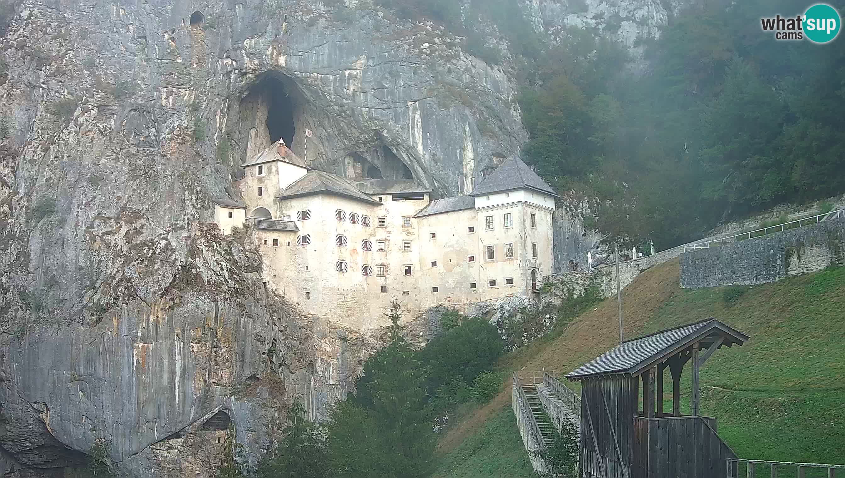 Live Webcam Grad Predjama – Château de Predjama – Postojna – Slovénie