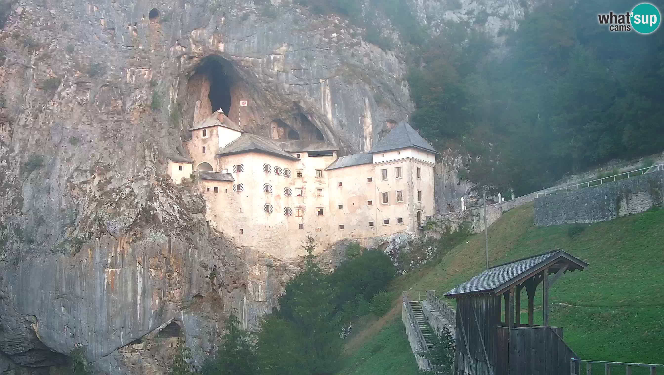 Live Webcam Höhlenburg Predjama – Postojna – Slowenien