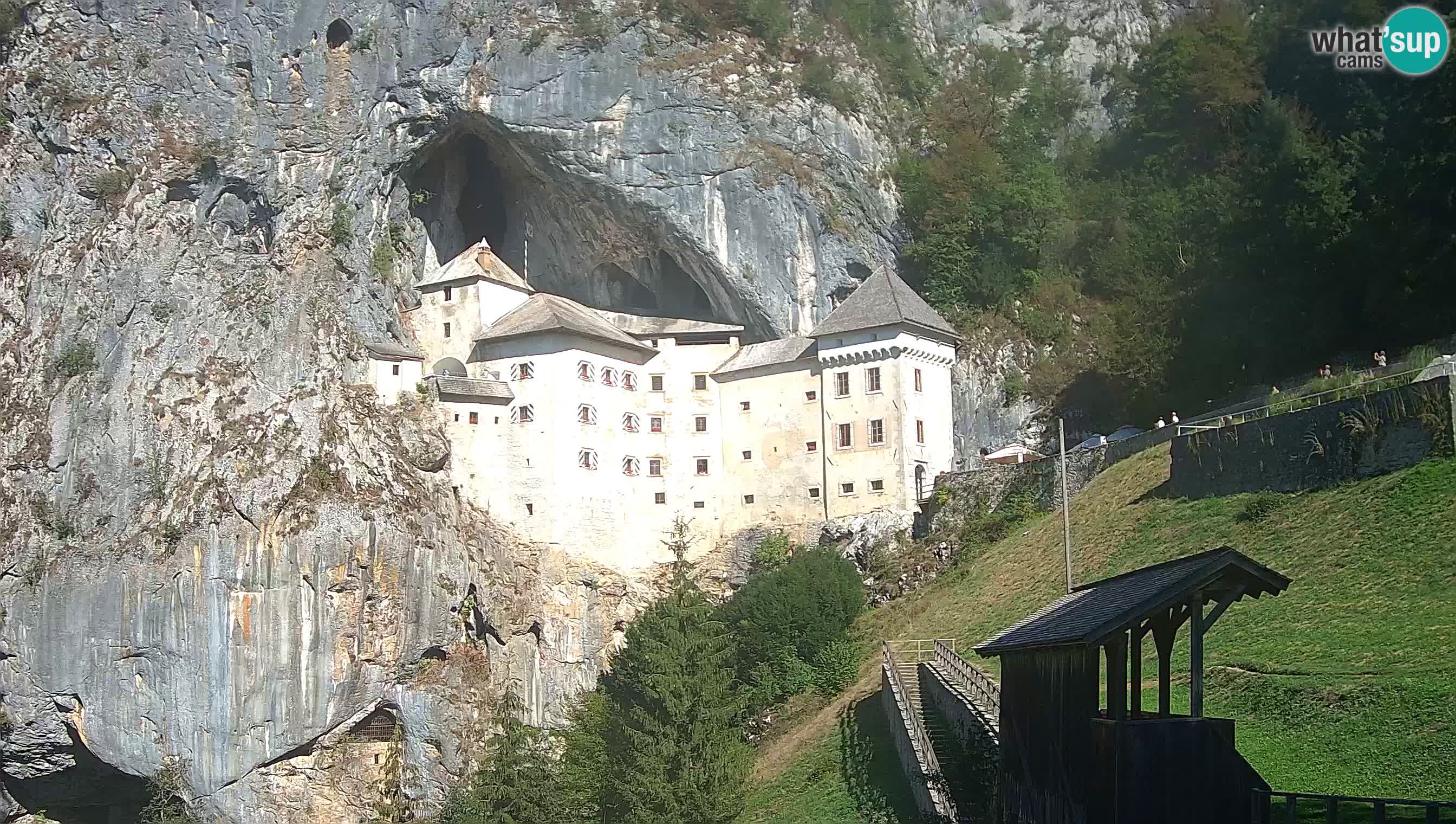 Spletna kamera Predjamski grad – Grad Predjama – Postojna