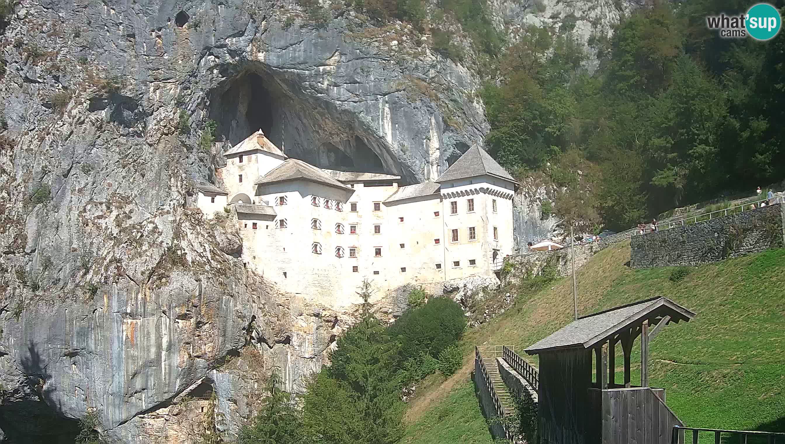 Spletna kamera Predjamski grad – Grad Predjama – Postojna