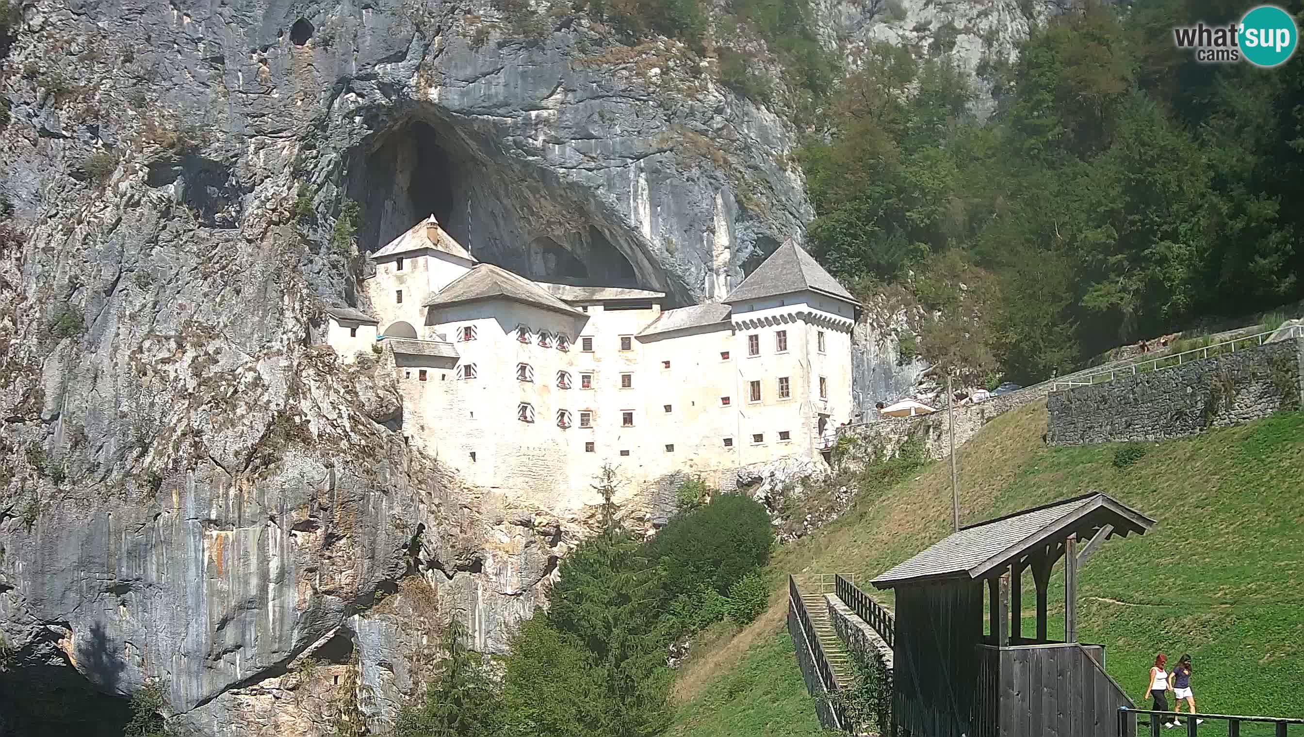 Spletna kamera Predjamski grad – Grad Predjama – Postojna