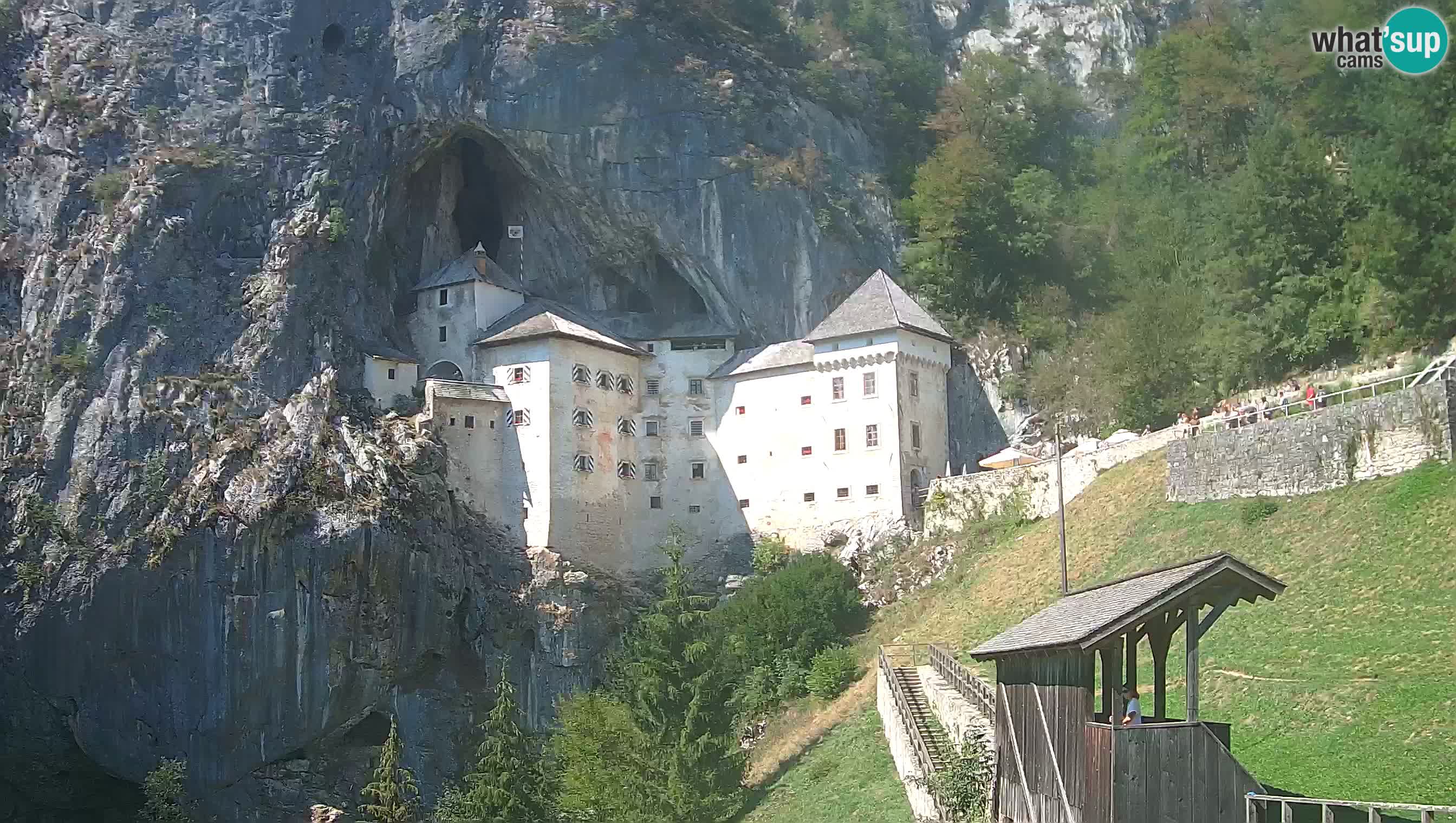 Spletna kamera Predjamski grad – Grad Predjama – Postojna