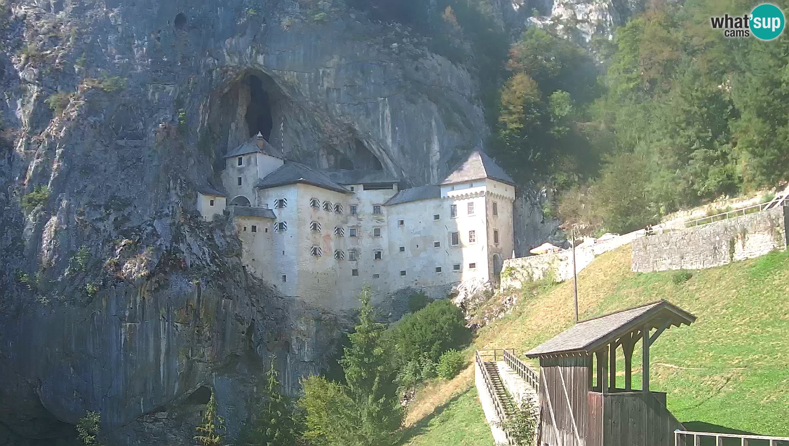 Live Webcam Grad Predjama – Château de Predjama – Postojna – Slovénie