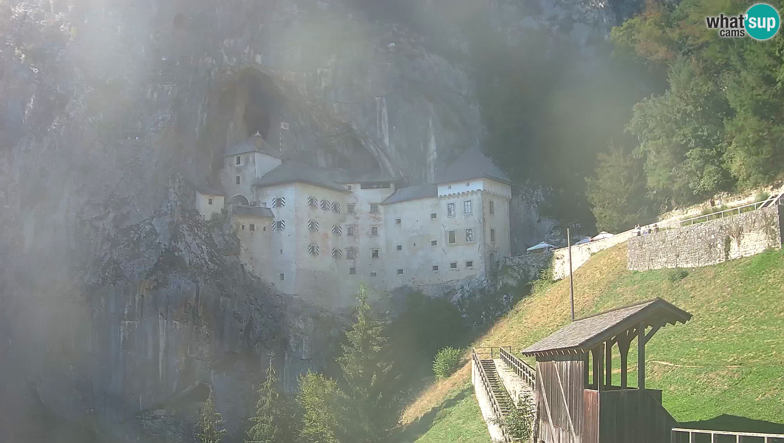 Live Webcam Grad Predjama – Château de Predjama – Postojna – Slovénie