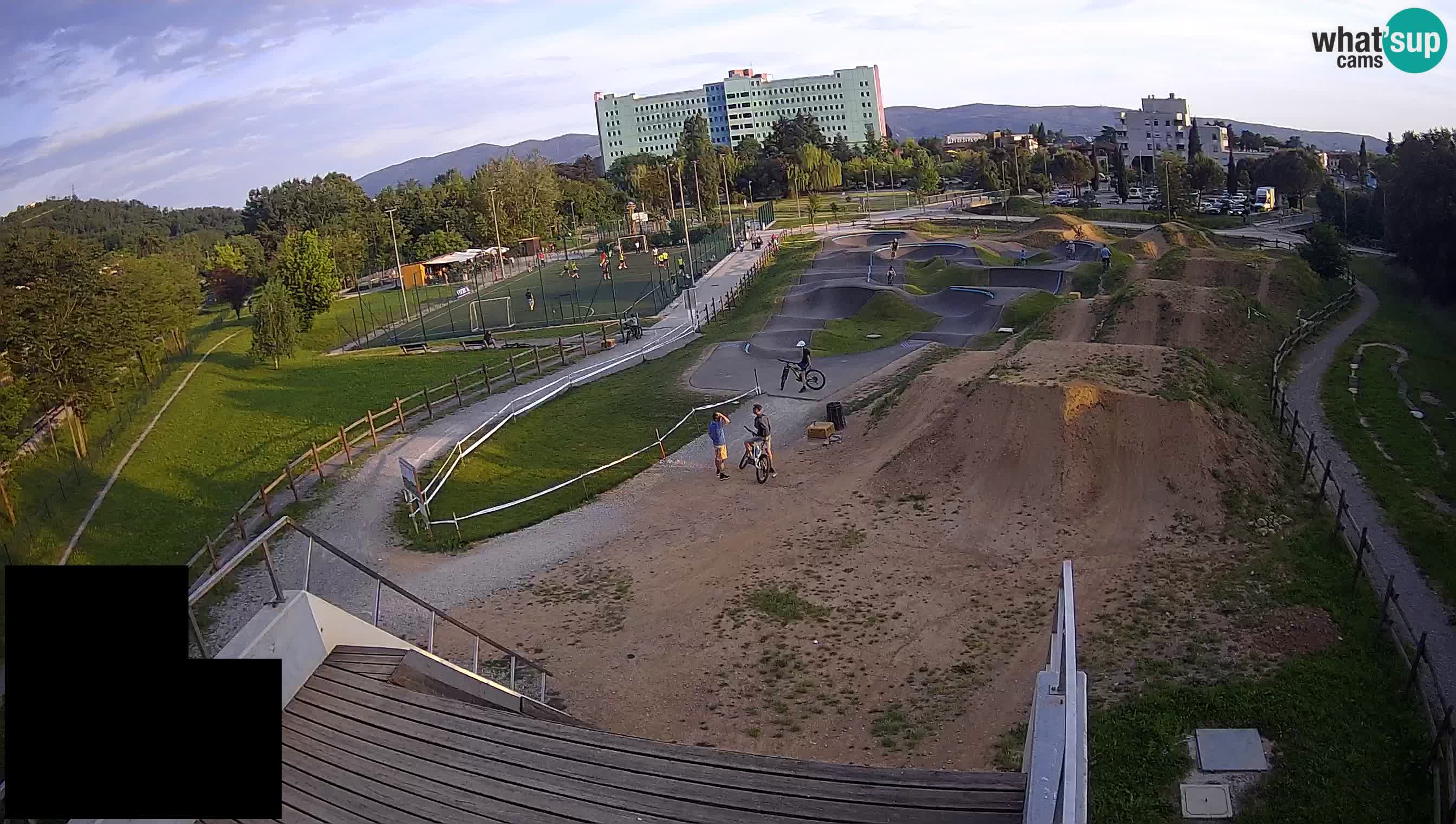 Cámara web en vivo del parque deportivo Šempeter pri Gorici – Eslovenia