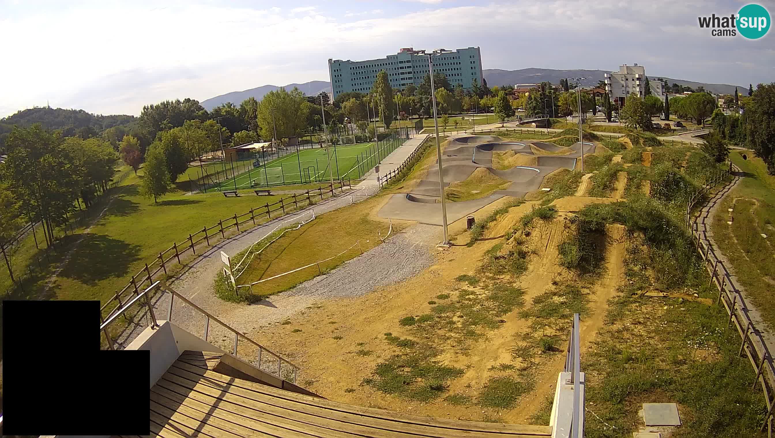 Cámara web en vivo del parque deportivo Šempeter pri Gorici – Eslovenia