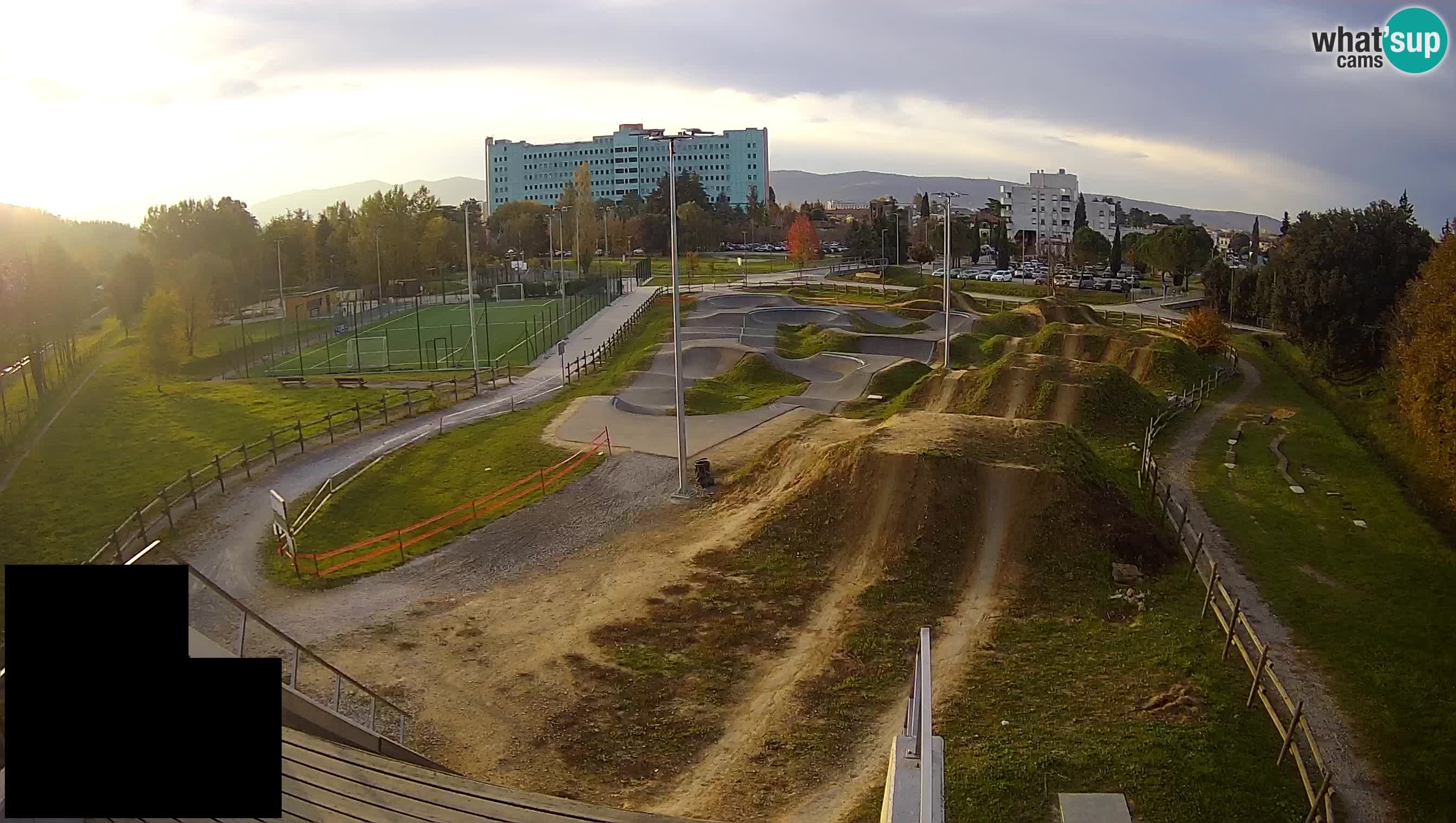 Cámara web en vivo del parque deportivo Šempeter pri Gorici – Eslovenia