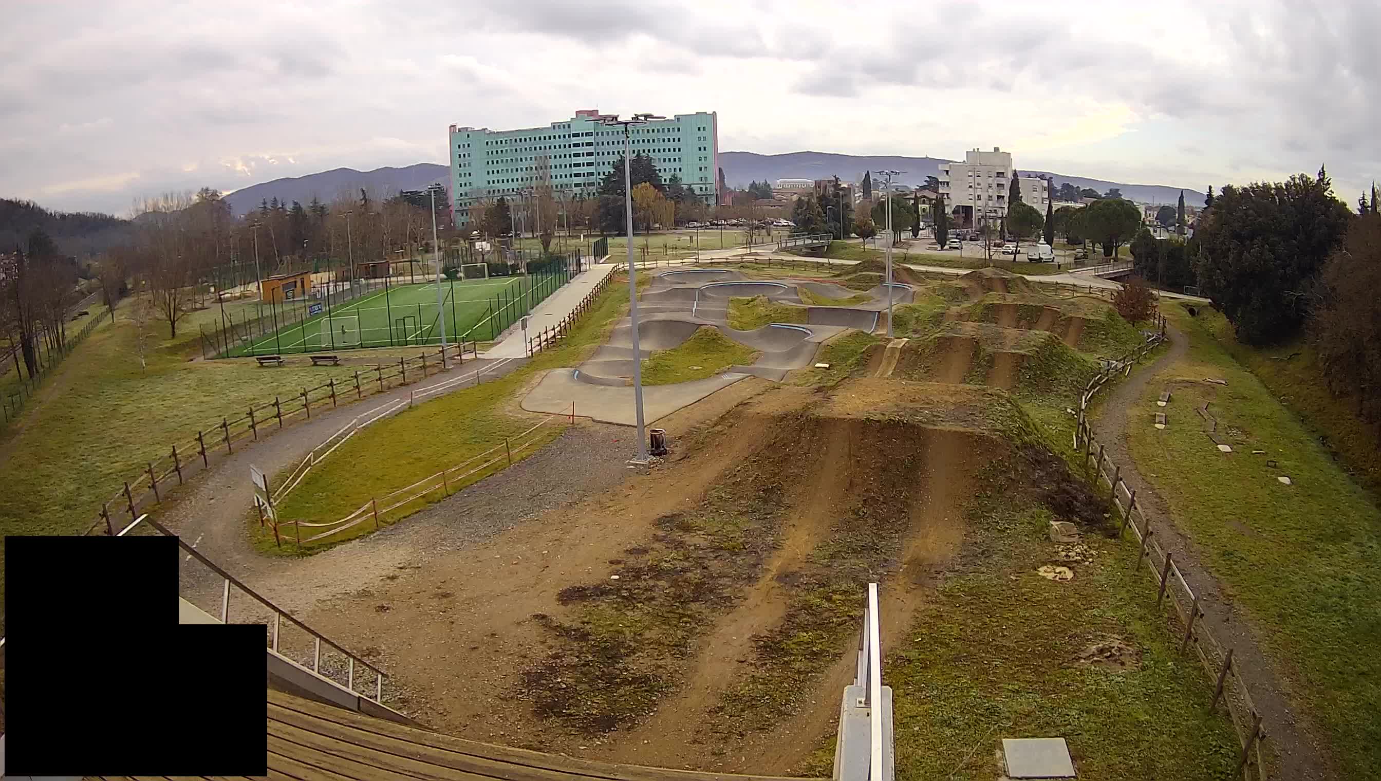 Cámara web en vivo del parque deportivo Šempeter pri Gorici – Eslovenia