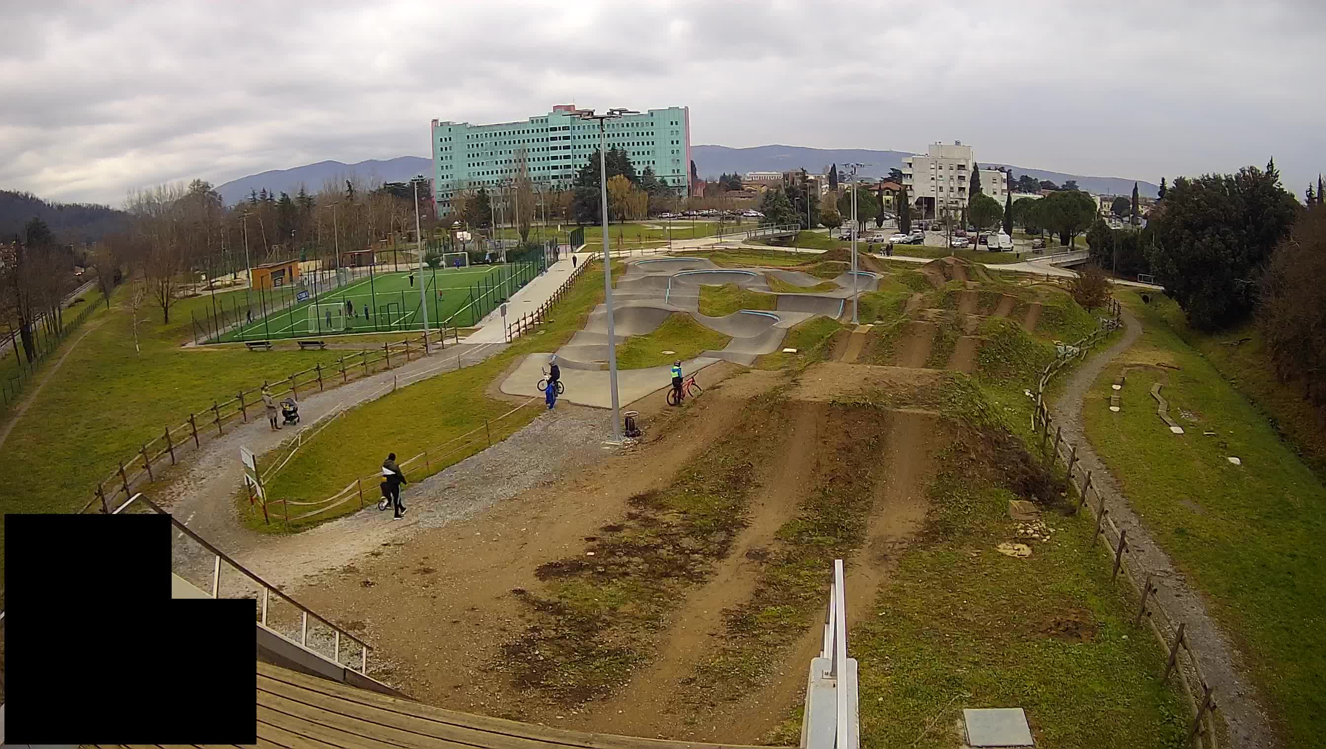 Cámara web en vivo del parque deportivo Šempeter pri Gorici – Eslovenia