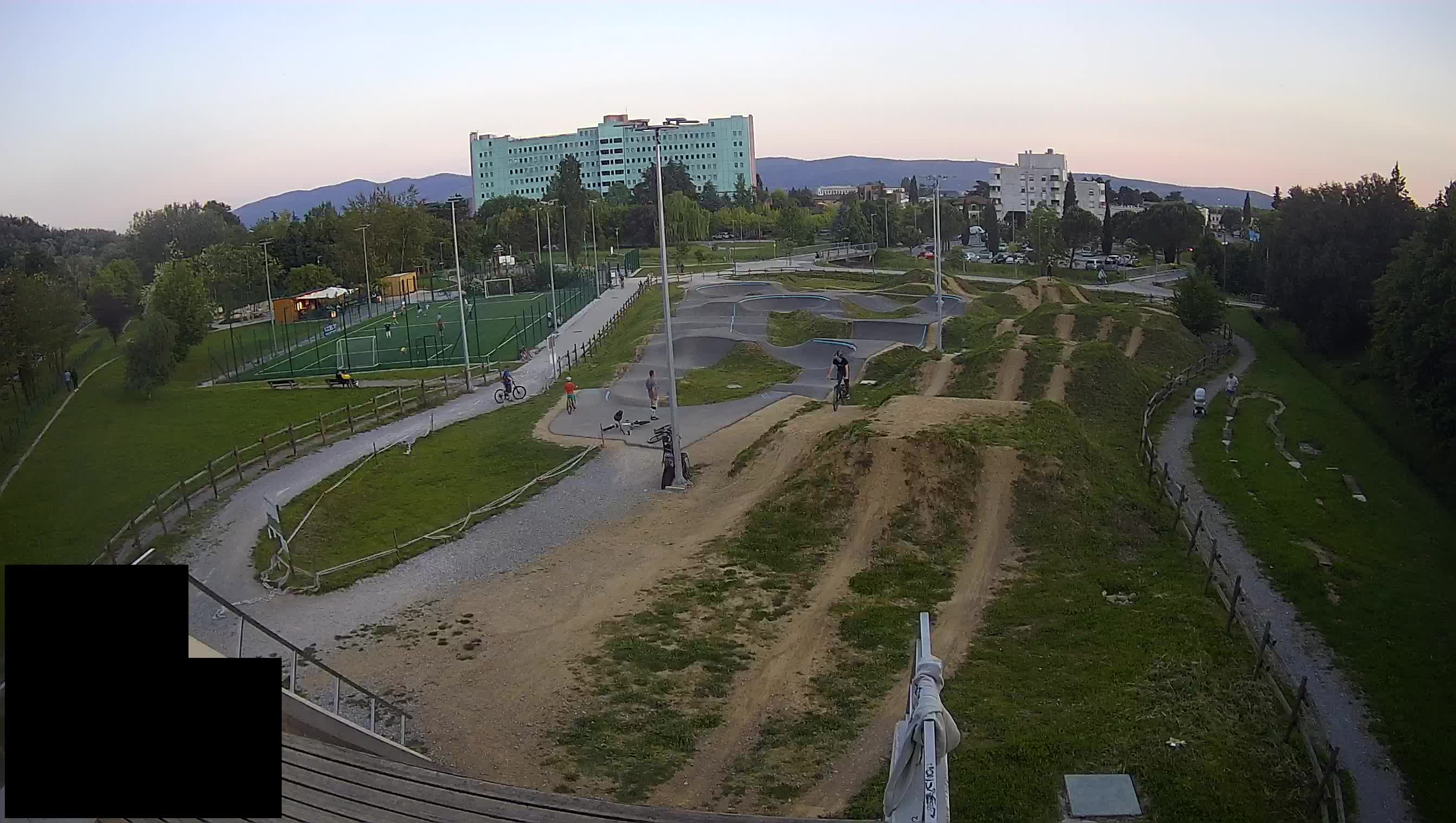 Cámara web en vivo del parque deportivo Šempeter pri Gorici – Eslovenia
