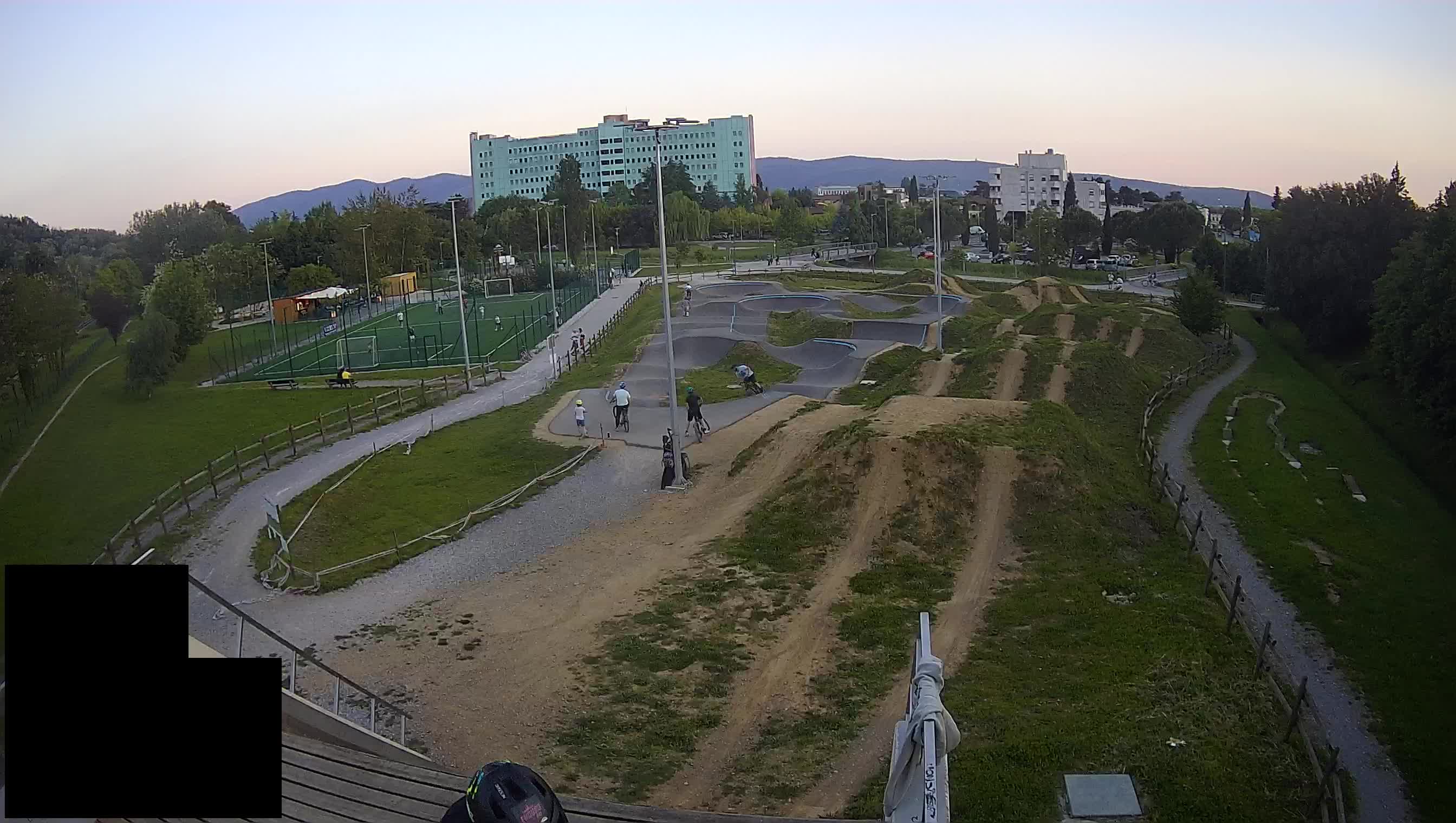 Cámara web en vivo del parque deportivo Šempeter pri Gorici – Eslovenia