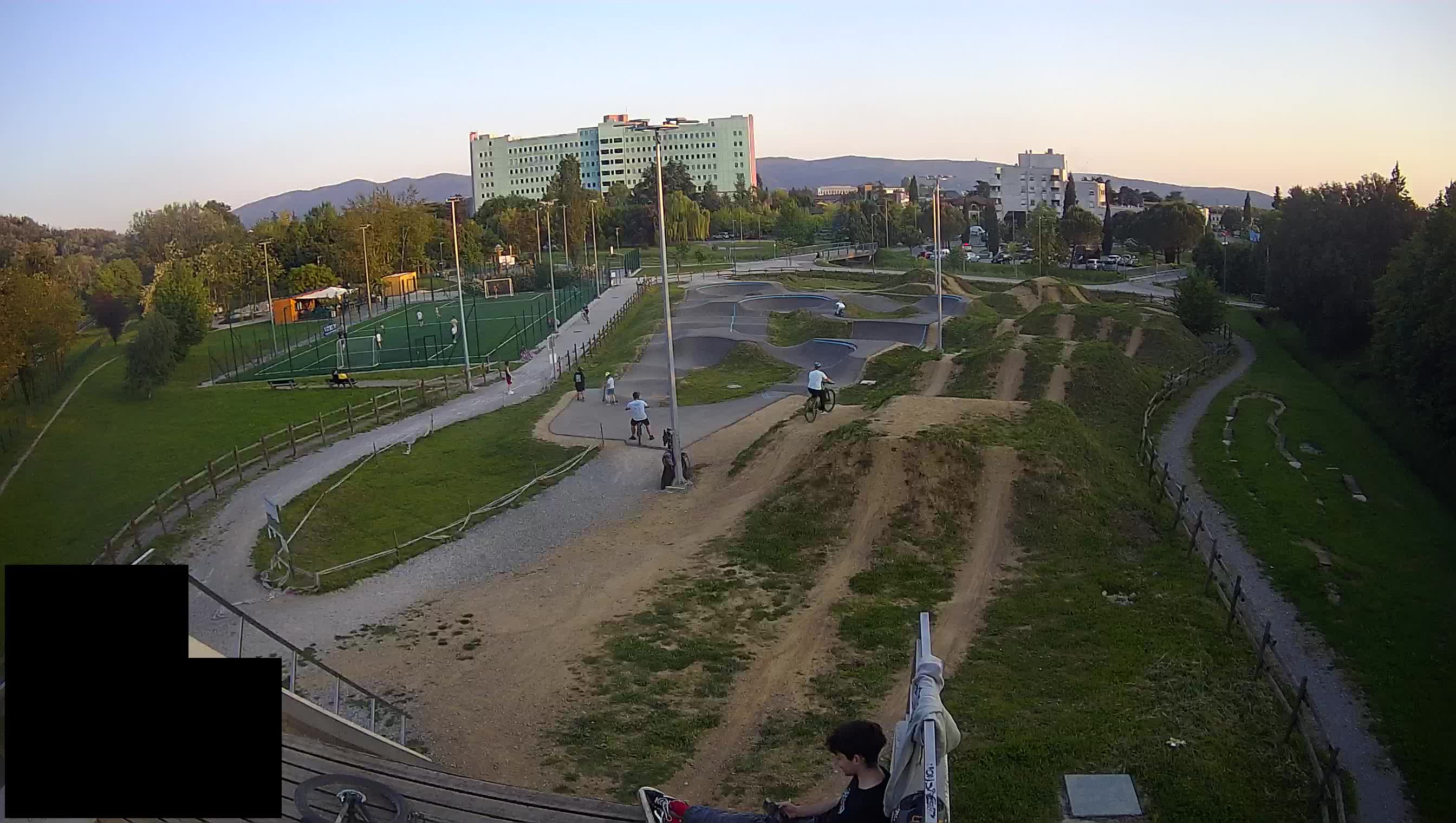 Cámara web en vivo del parque deportivo Šempeter pri Gorici – Eslovenia