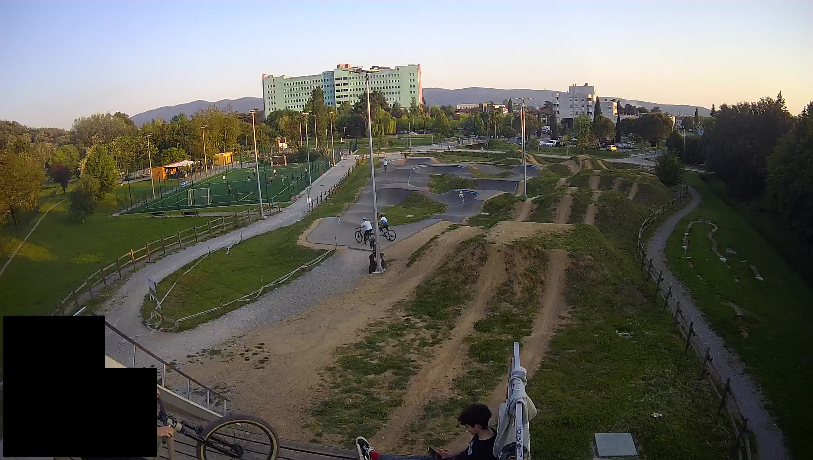 Cámara web en vivo del parque deportivo Šempeter pri Gorici – Eslovenia