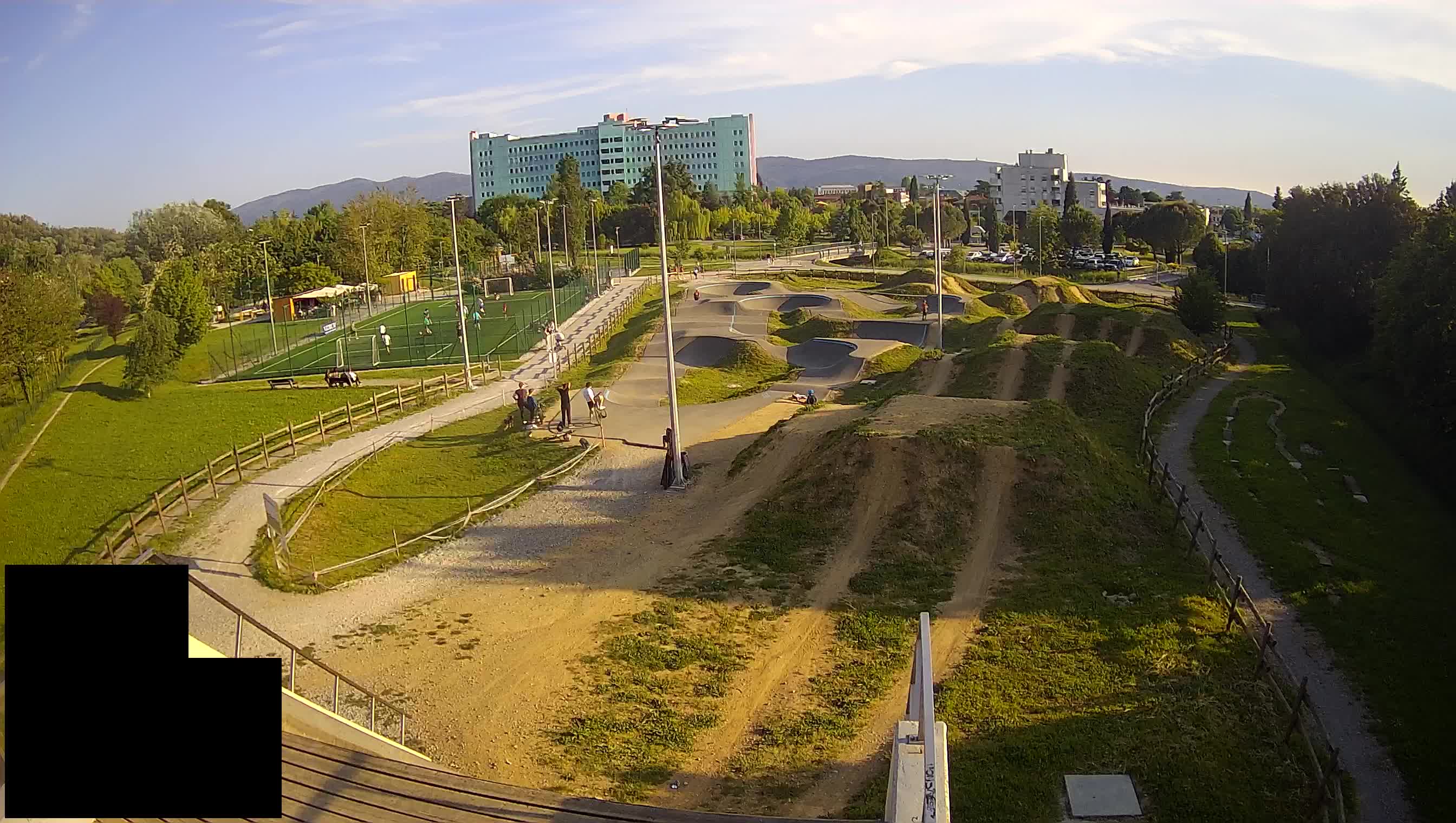 Cámara web en vivo del parque deportivo Šempeter pri Gorici – Eslovenia