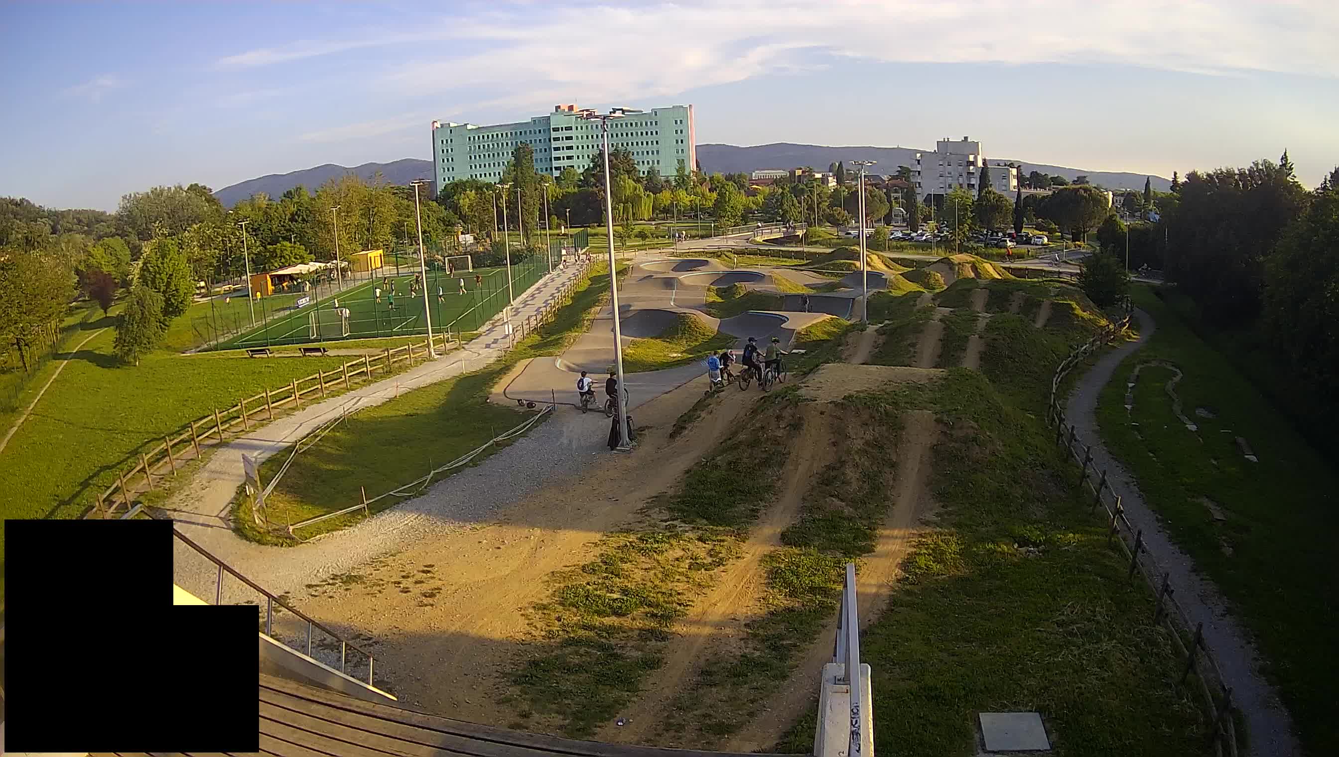 Cámara web en vivo del parque deportivo Šempeter pri Gorici – Eslovenia