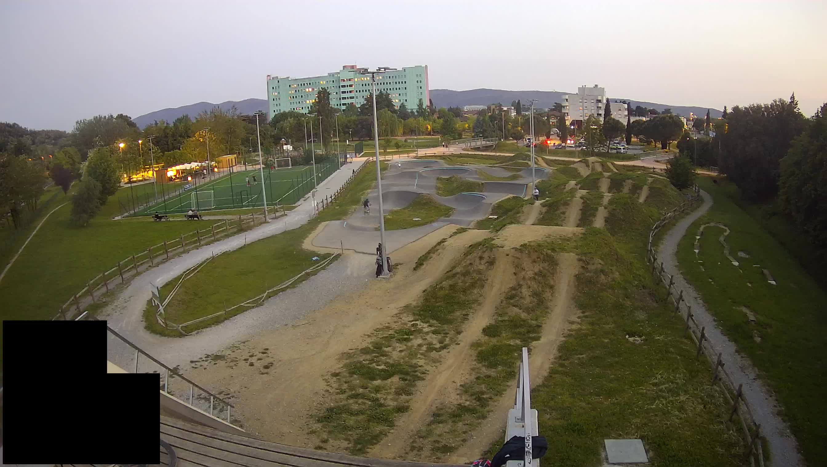 Cámara web en vivo del parque deportivo Šempeter pri Gorici – Eslovenia