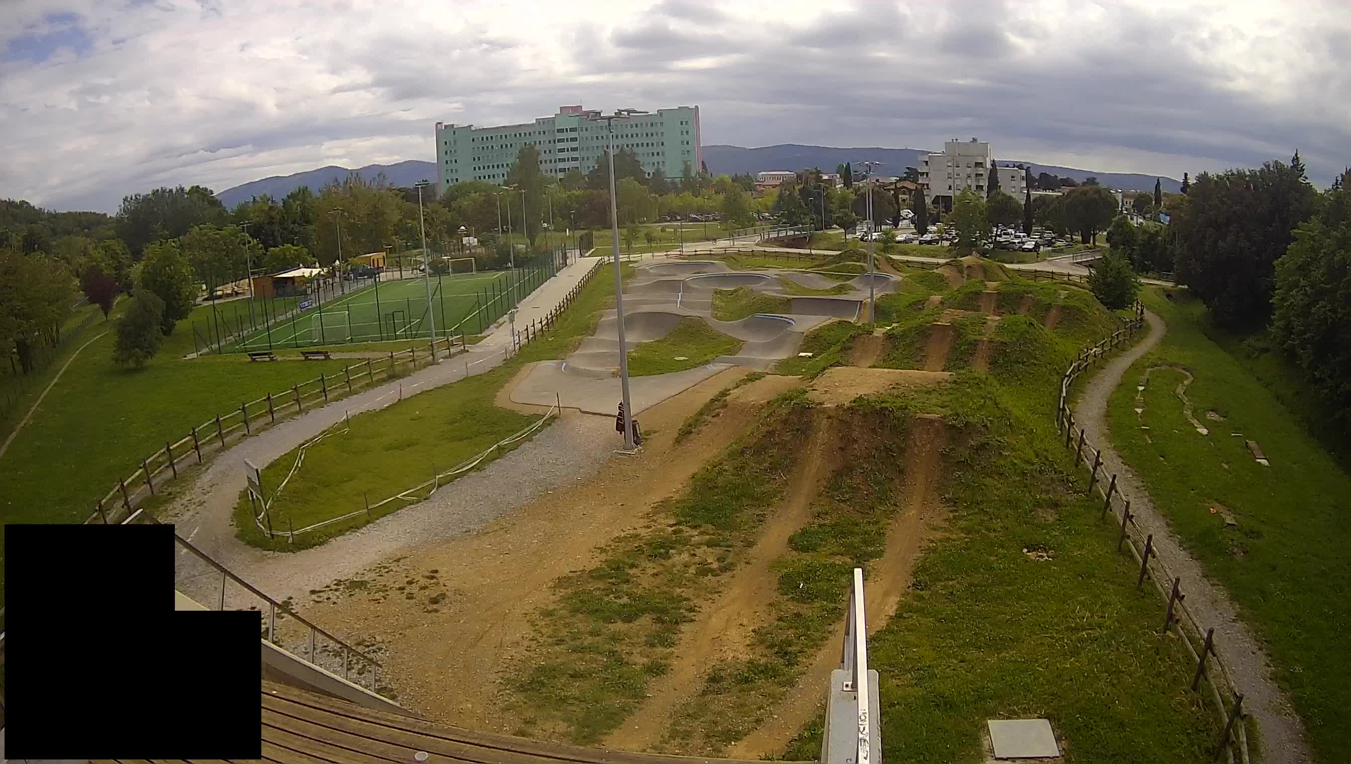 Cámara web en vivo del parque deportivo Šempeter pri Gorici – Eslovenia