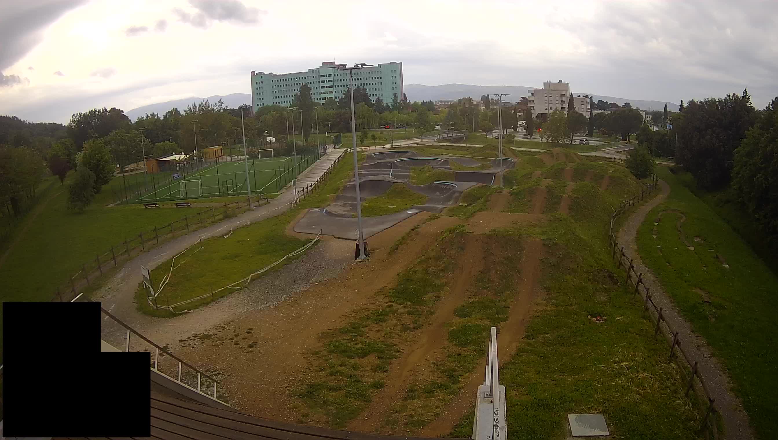 Cámara web en vivo del parque deportivo Šempeter pri Gorici – Eslovenia