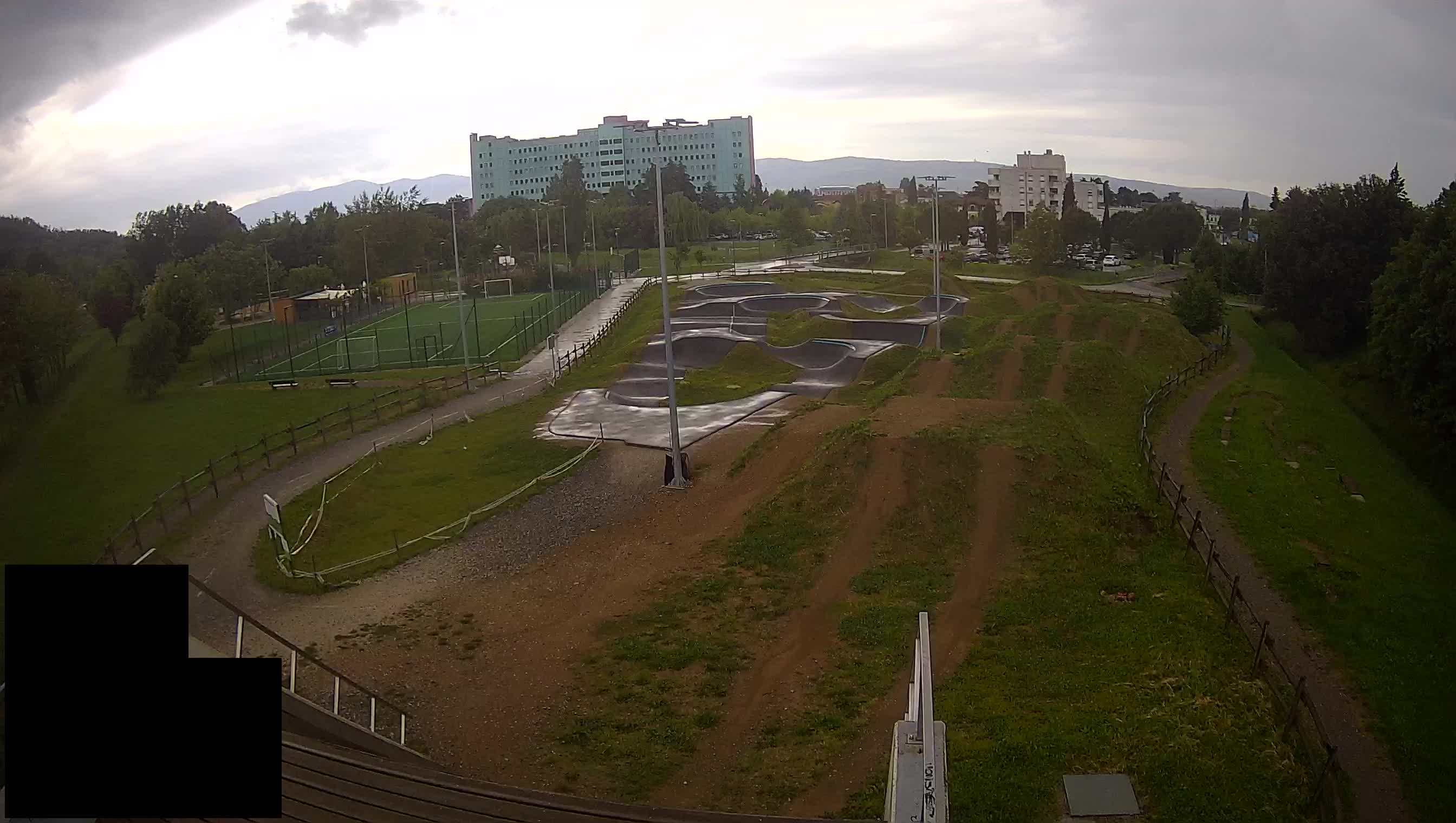 Cámara web en vivo del parque deportivo Šempeter pri Gorici – Eslovenia