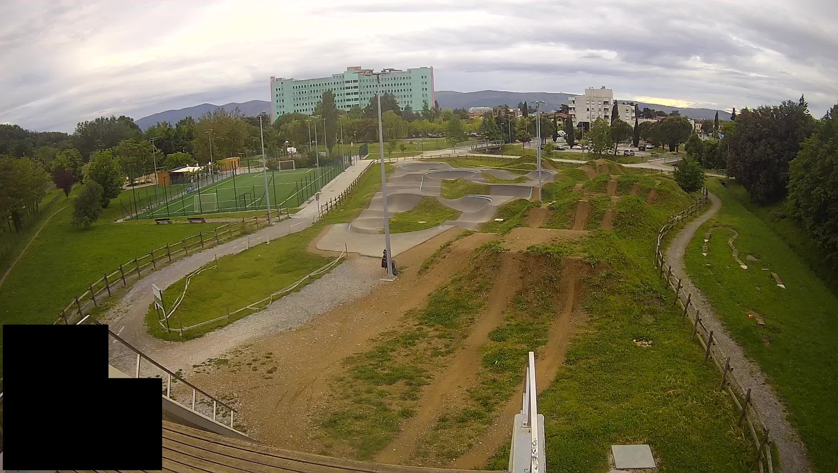 Cámara web en vivo del parque deportivo Šempeter pri Gorici – Eslovenia