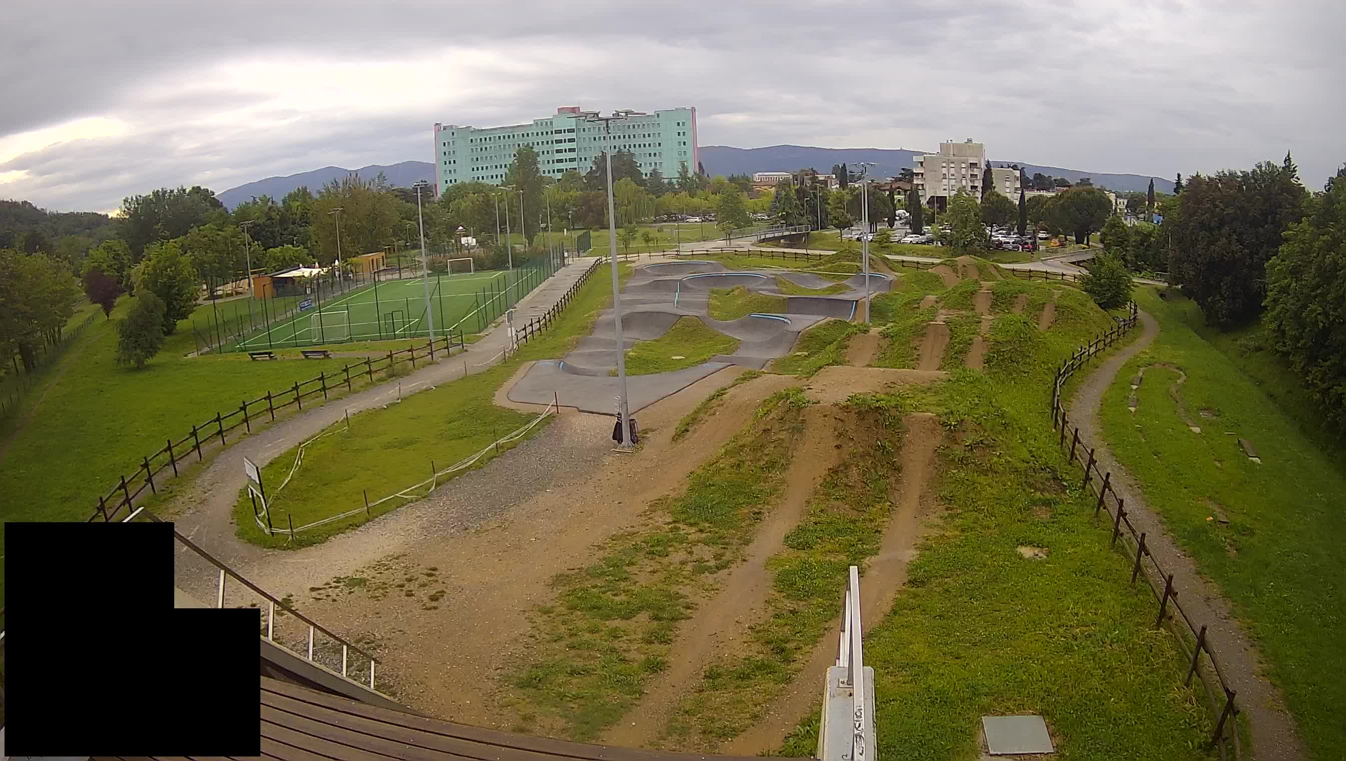 Cámara web en vivo del parque deportivo Šempeter pri Gorici – Eslovenia