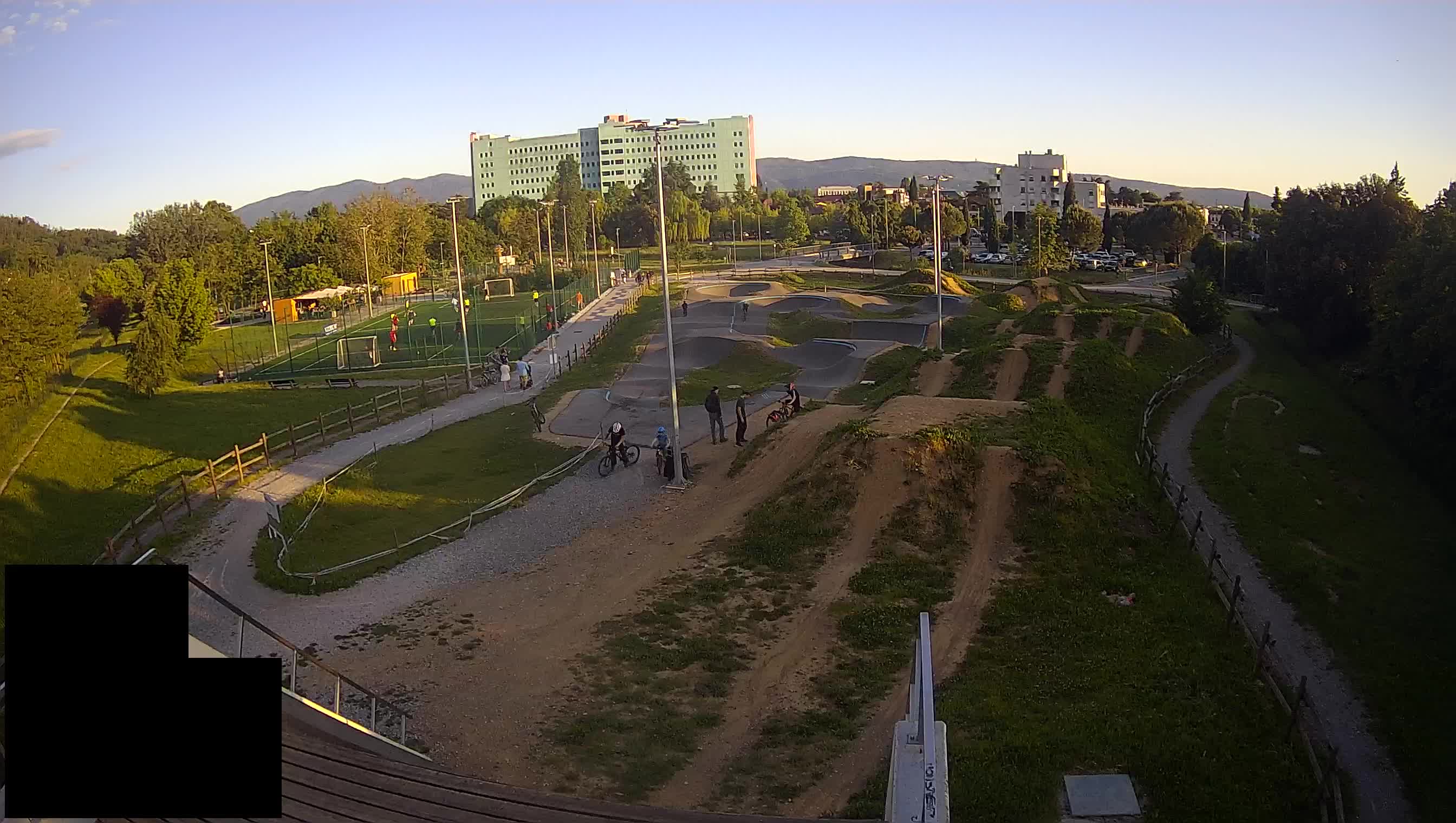 Cámara web en vivo del parque deportivo Šempeter pri Gorici – Eslovenia