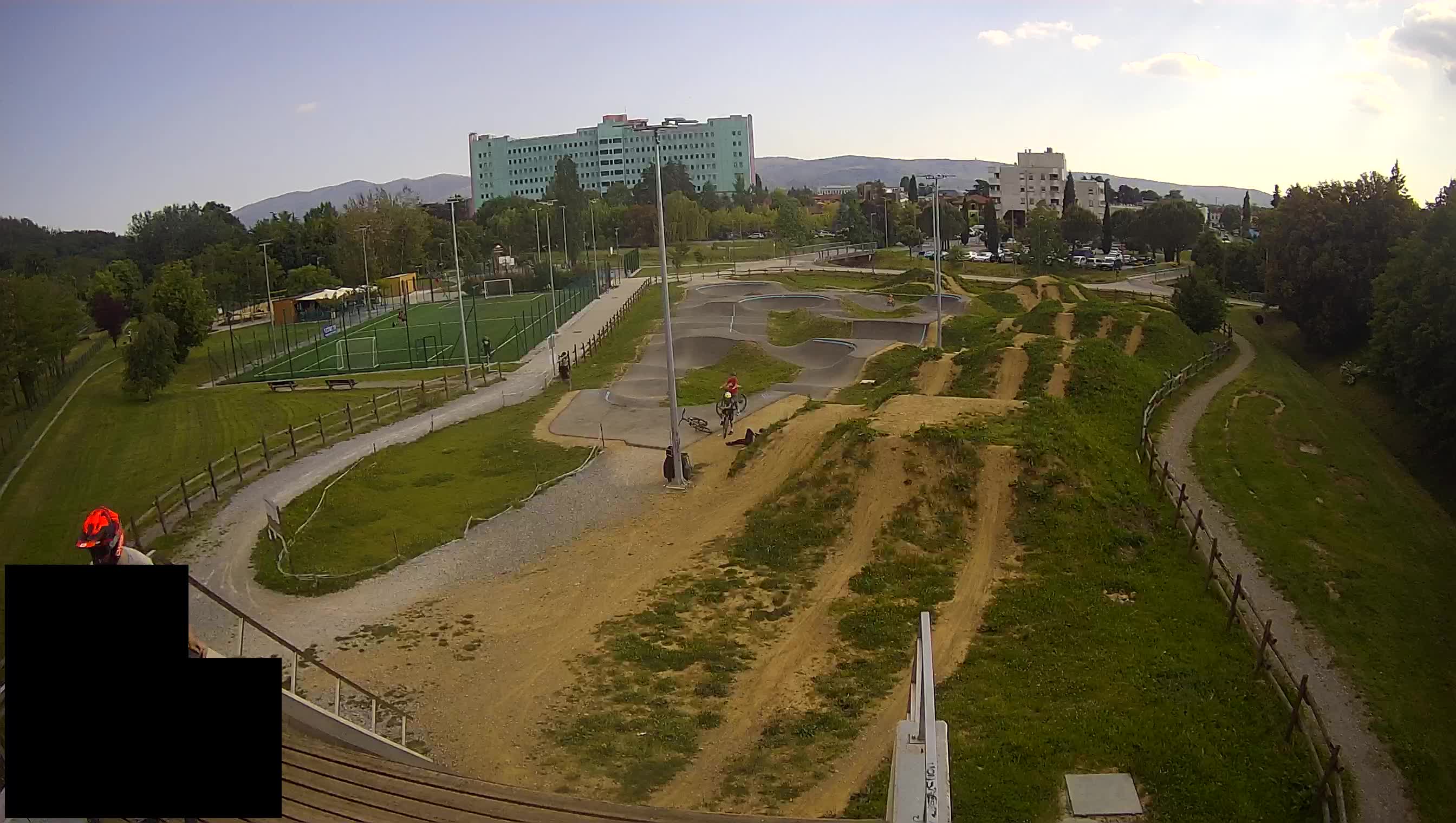 Cámara web en vivo del parque deportivo Šempeter pri Gorici – Eslovenia