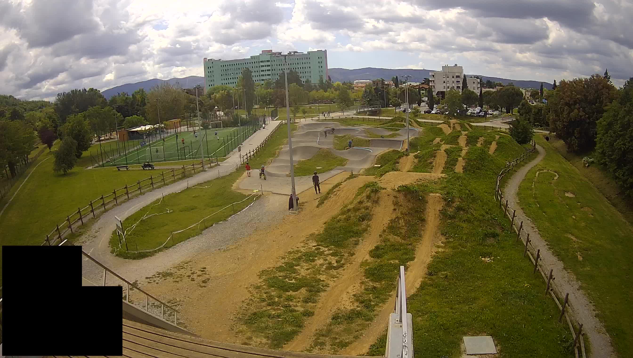 Cámara web en vivo del parque deportivo Šempeter pri Gorici – Eslovenia
