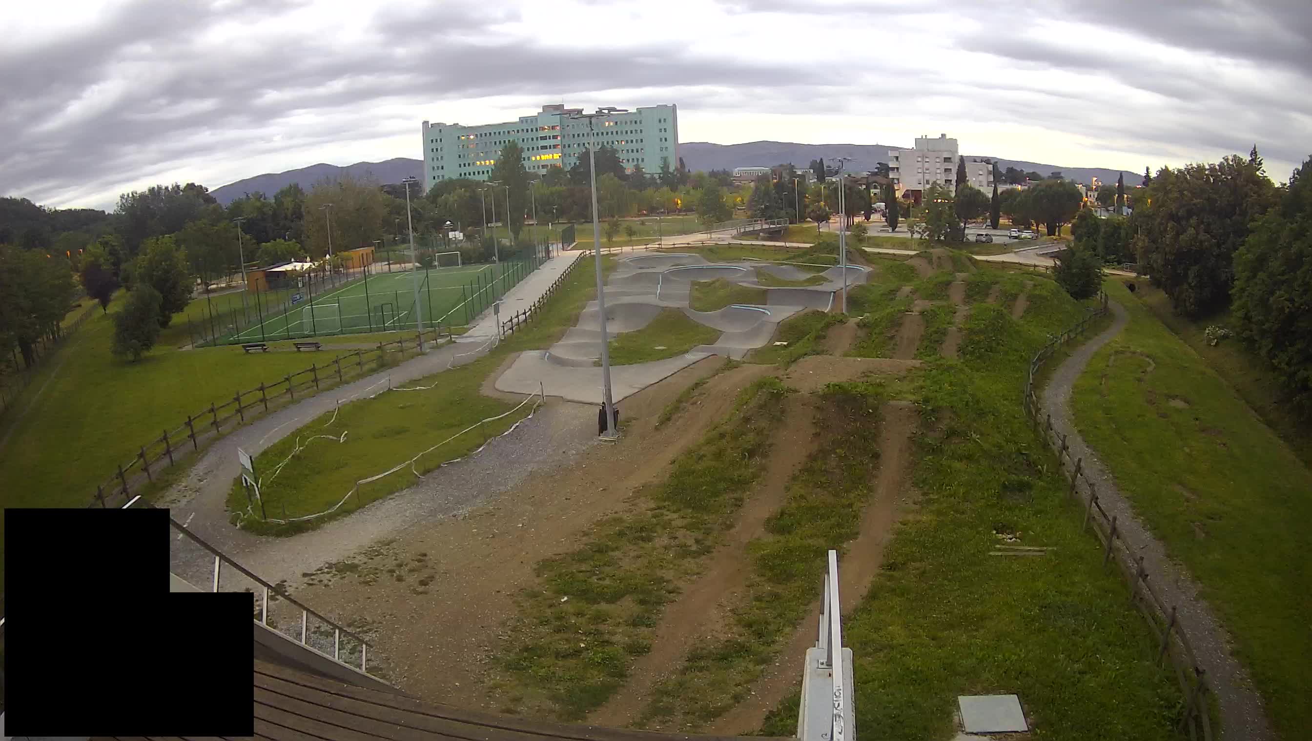 Cámara web en vivo del parque deportivo Šempeter pri Gorici – Eslovenia
