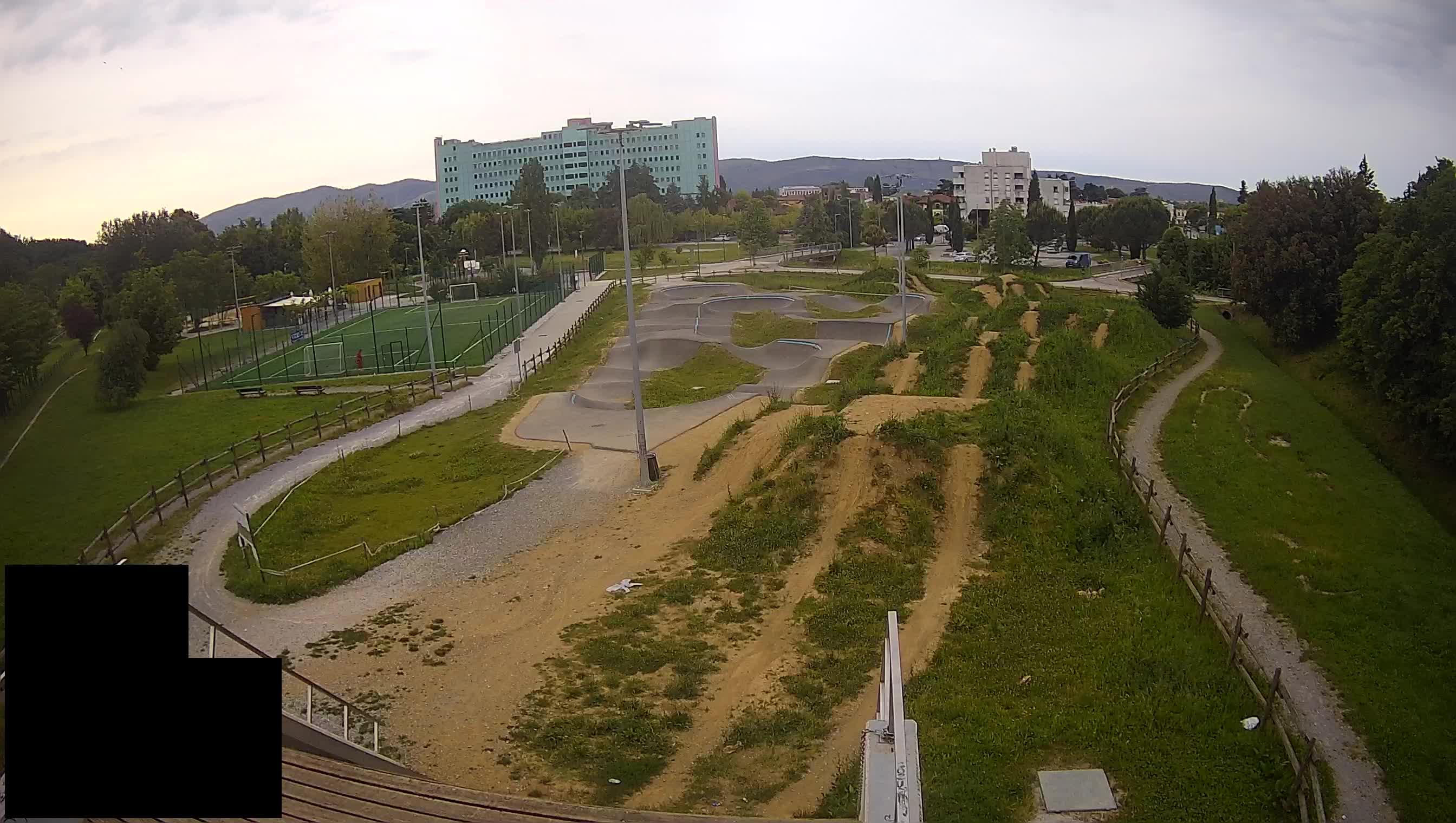 Cámara web en vivo del parque deportivo Šempeter pri Gorici – Eslovenia