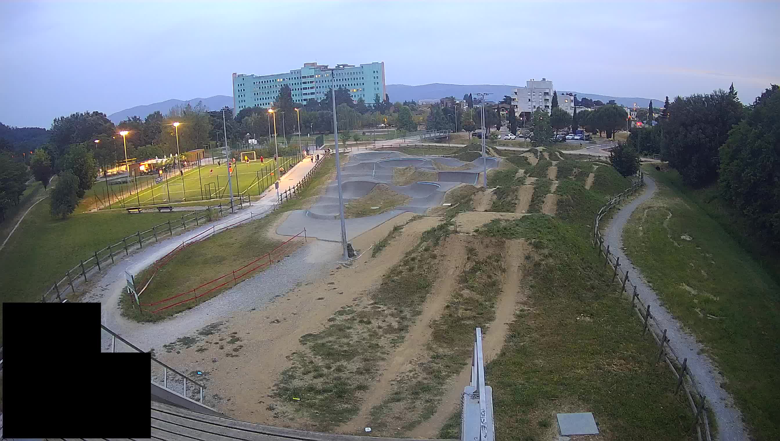 Cámara web en vivo del parque deportivo Šempeter pri Gorici – Eslovenia