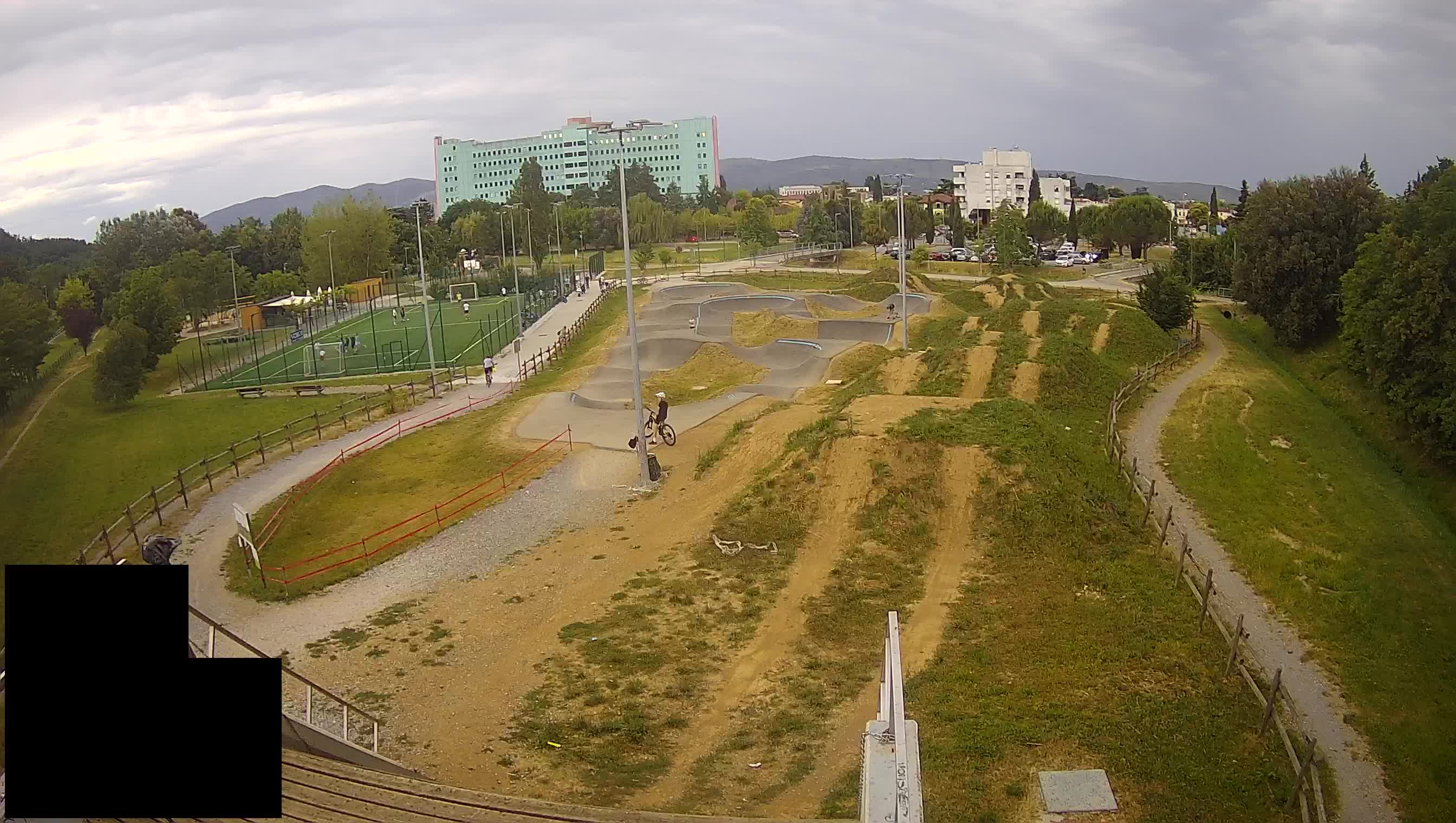 Cámara web en vivo del parque deportivo Šempeter pri Gorici – Eslovenia