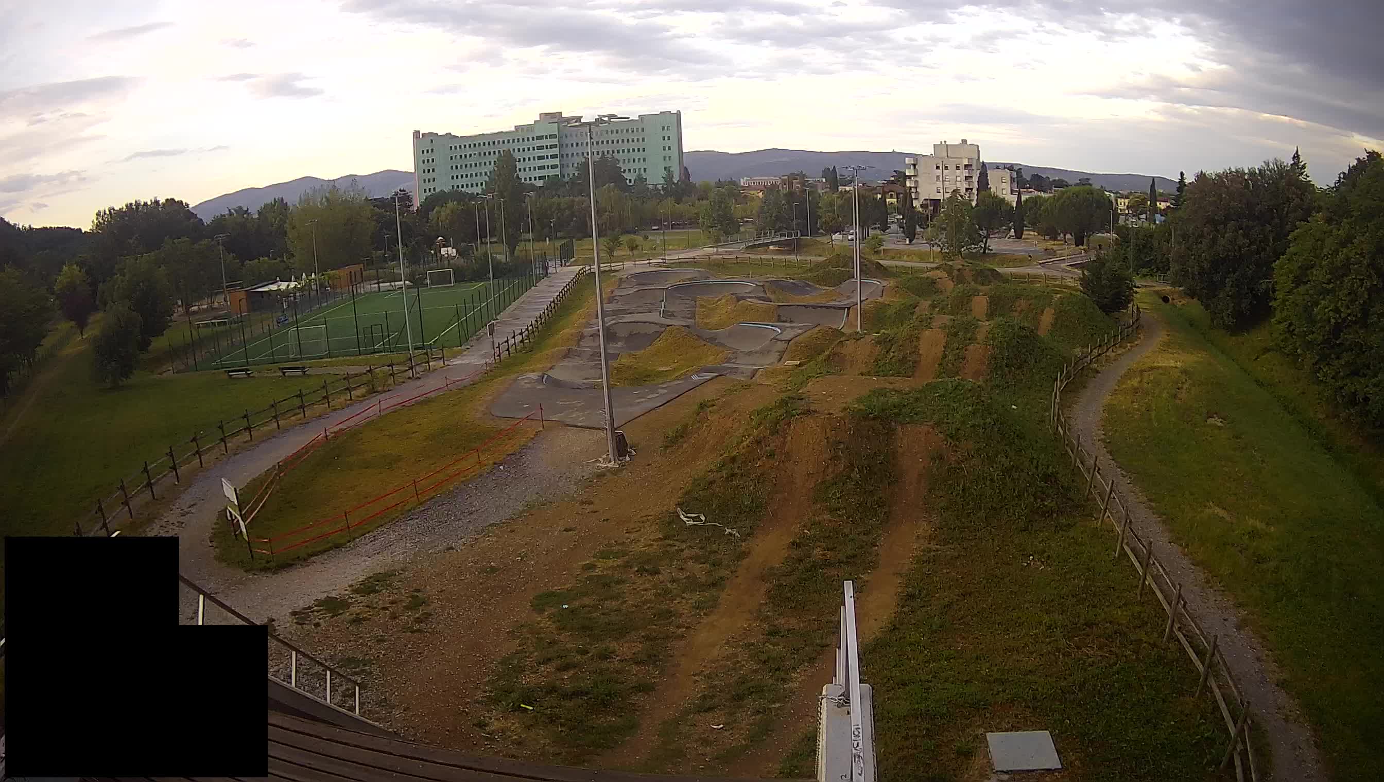 Cámara web en vivo del parque deportivo Šempeter pri Gorici – Eslovenia