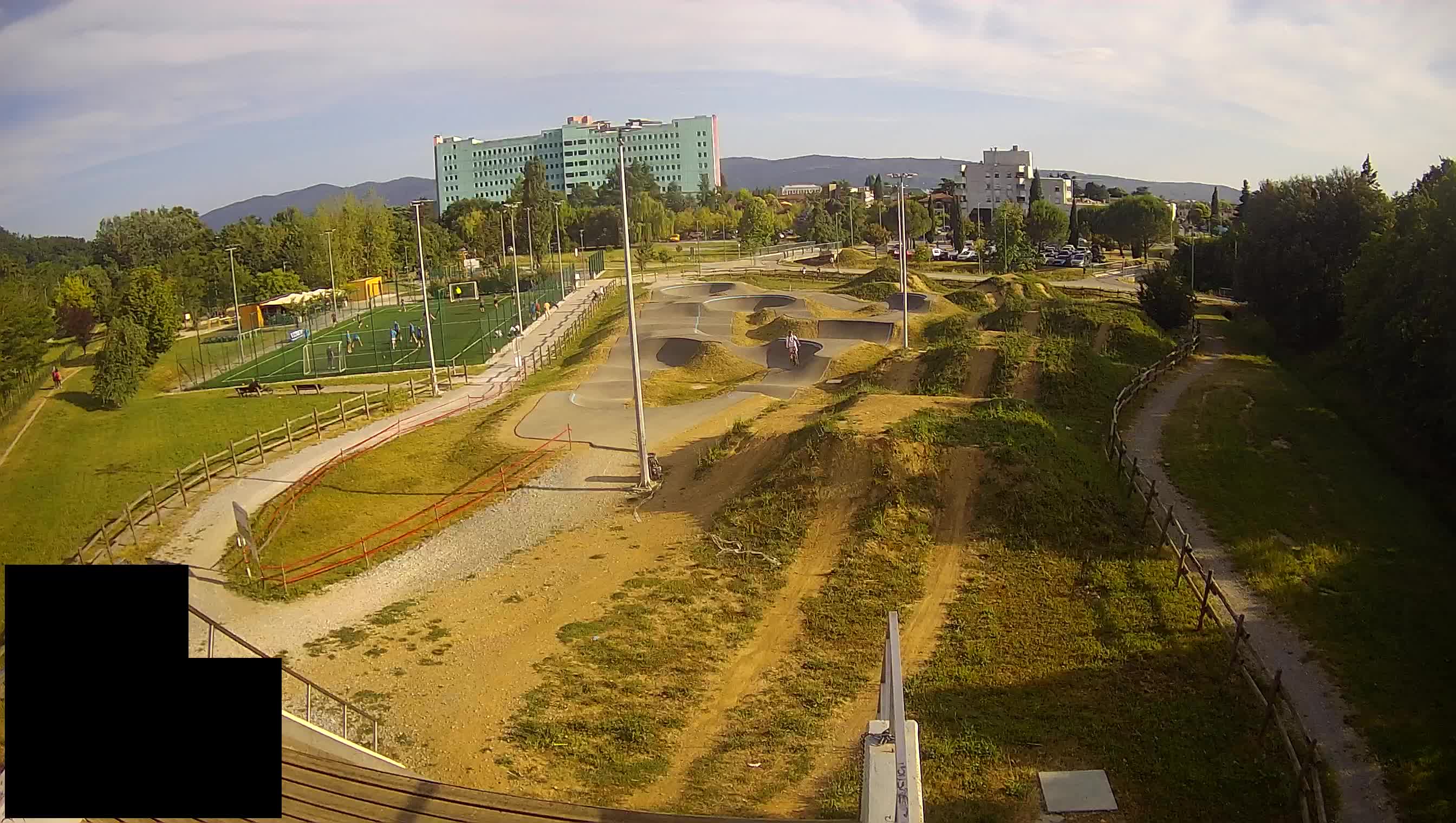 Cámara web en vivo del parque deportivo Šempeter pri Gorici – Eslovenia