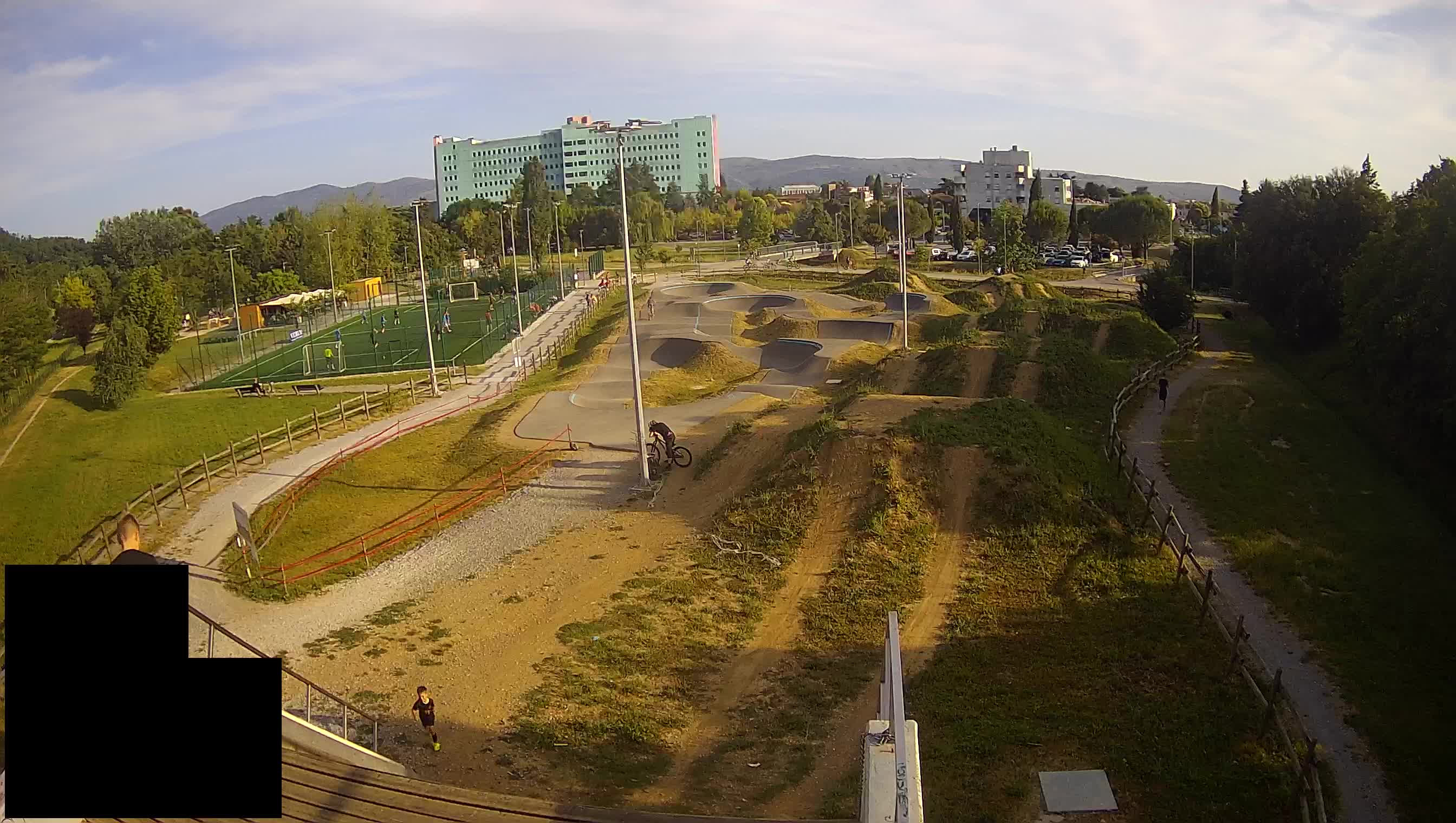Cámara web en vivo del parque deportivo Šempeter pri Gorici – Eslovenia