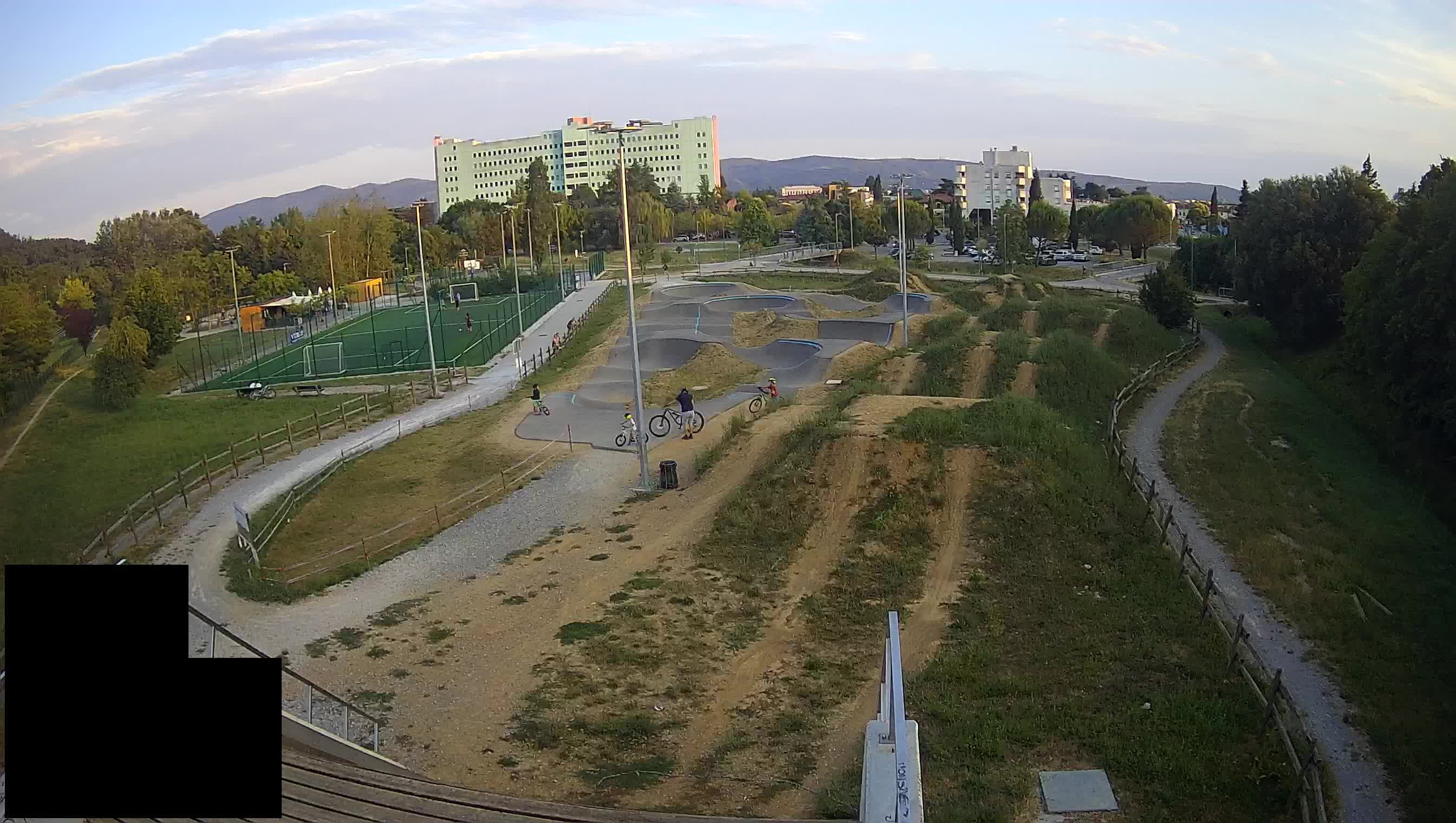 Cámara web en vivo del parque deportivo Šempeter pri Gorici – Eslovenia