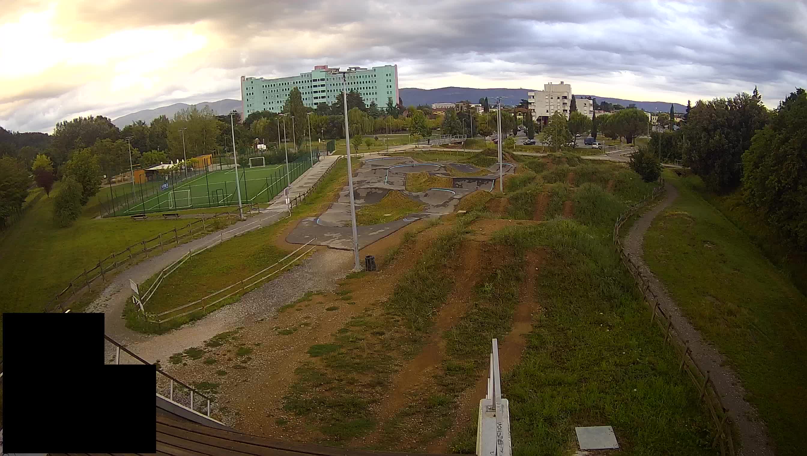 Cámara web en vivo del parque deportivo Šempeter pri Gorici – Eslovenia