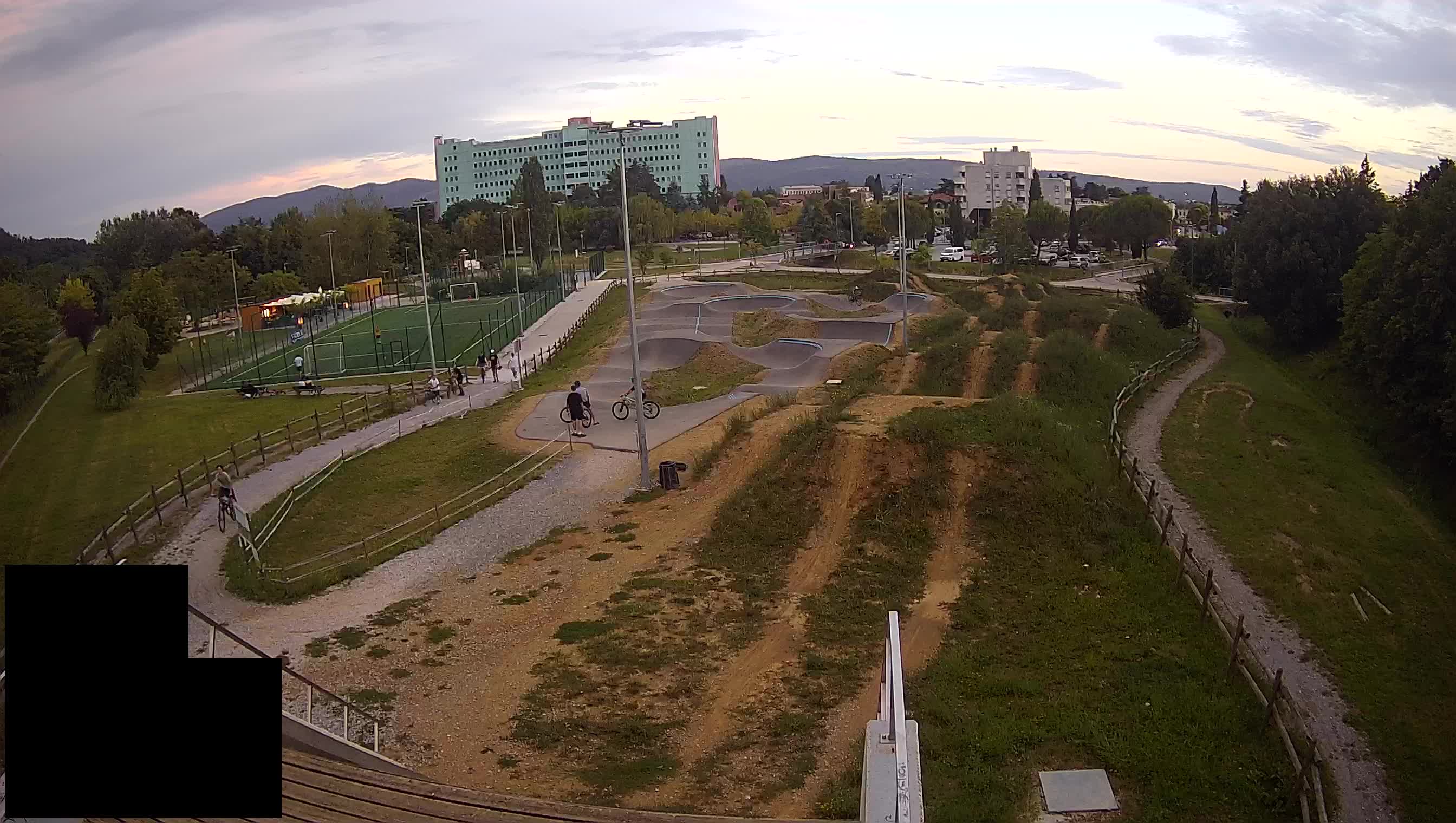 Cámara web en vivo del parque deportivo Šempeter pri Gorici – Eslovenia