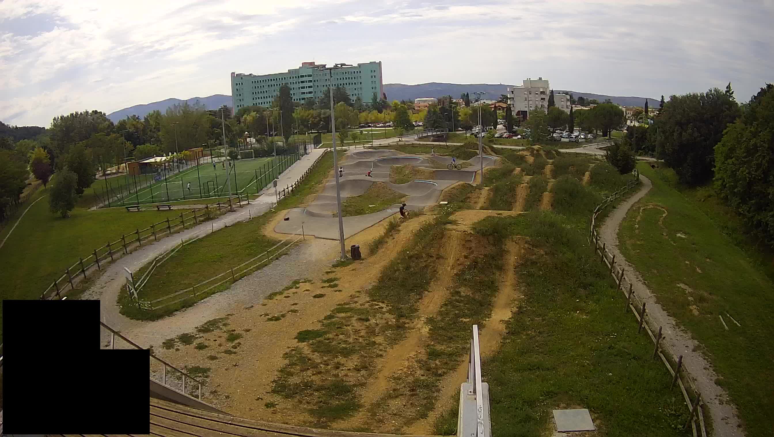 Cámara web en vivo del parque deportivo Šempeter pri Gorici – Eslovenia