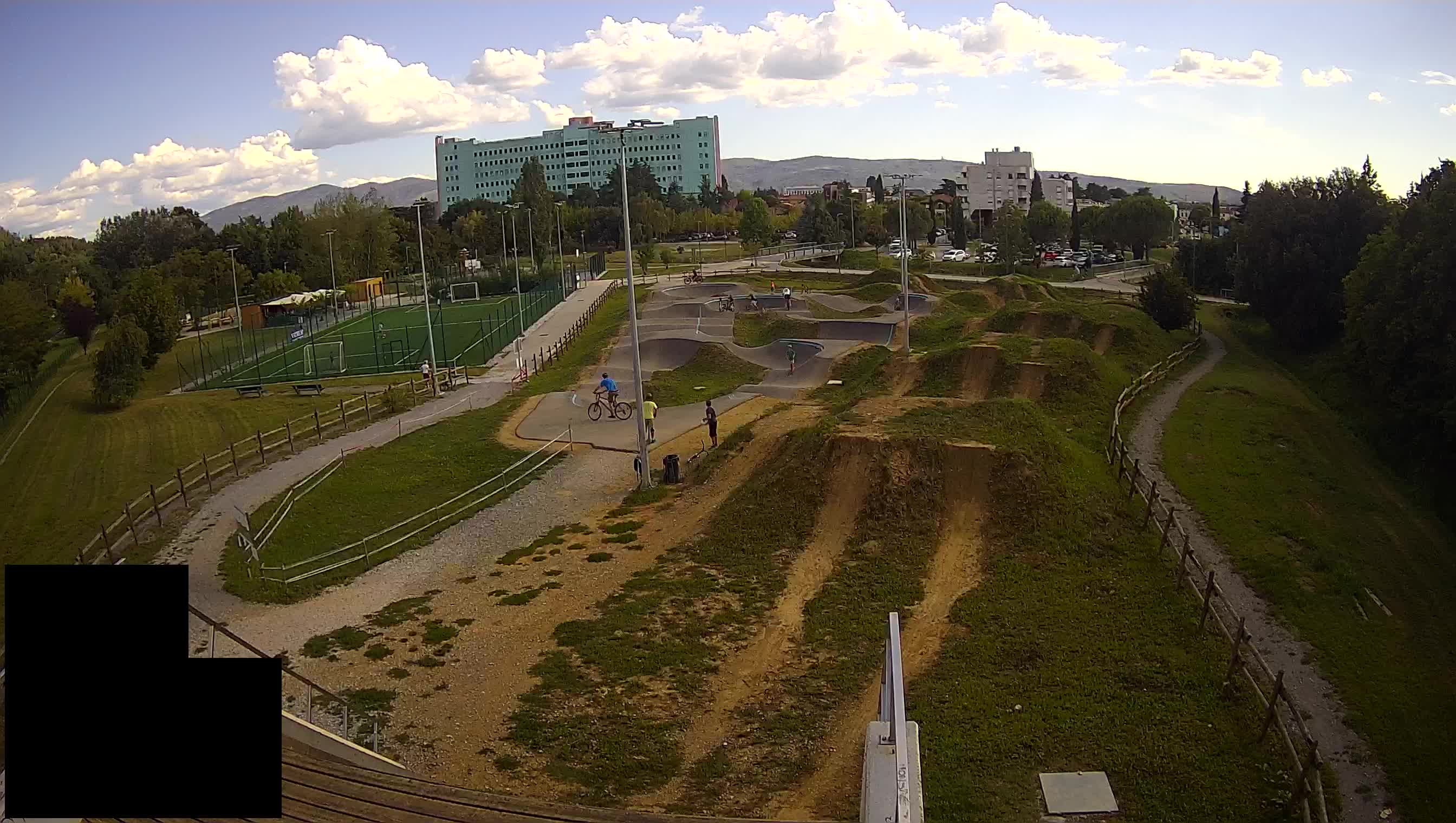 Cámara web en vivo del parque deportivo Šempeter pri Gorici – Eslovenia