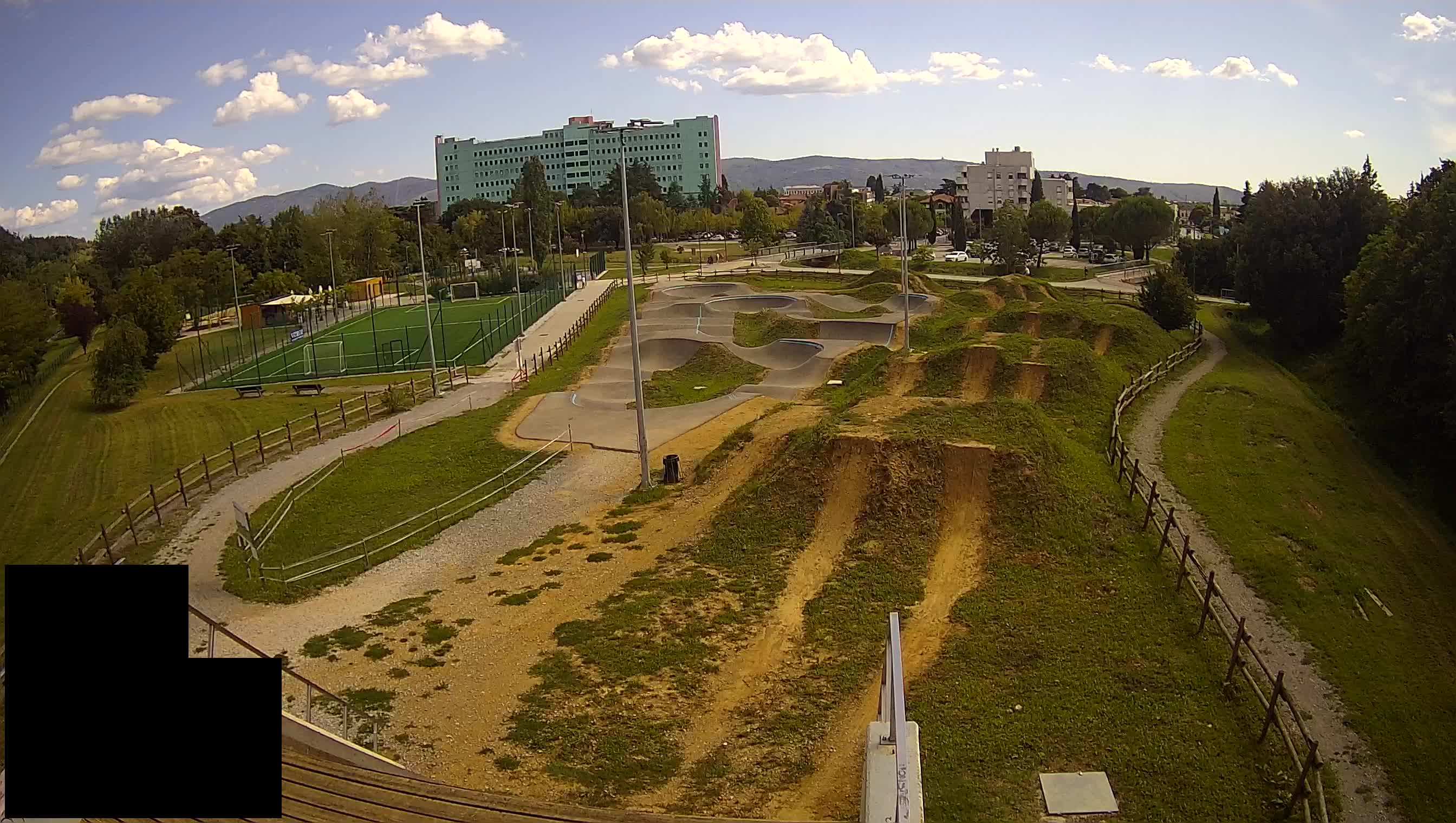 Cámara web en vivo del parque deportivo Šempeter pri Gorici – Eslovenia