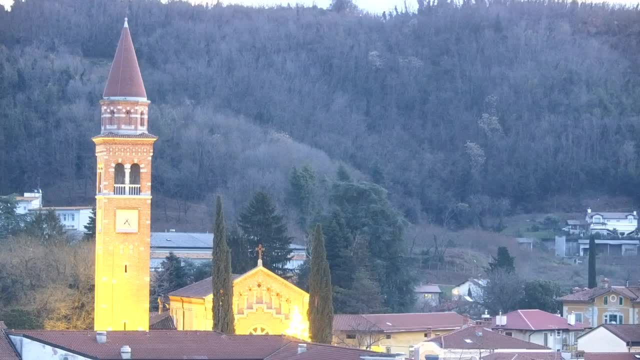 Čudovit panoramski pogled na Šempeter pri Gorici