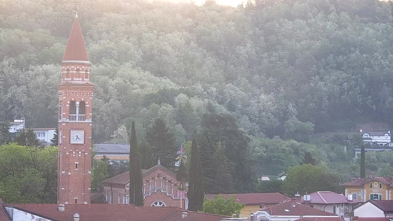 Čudovit panoramski pogled na Šempeter pri Gorici
