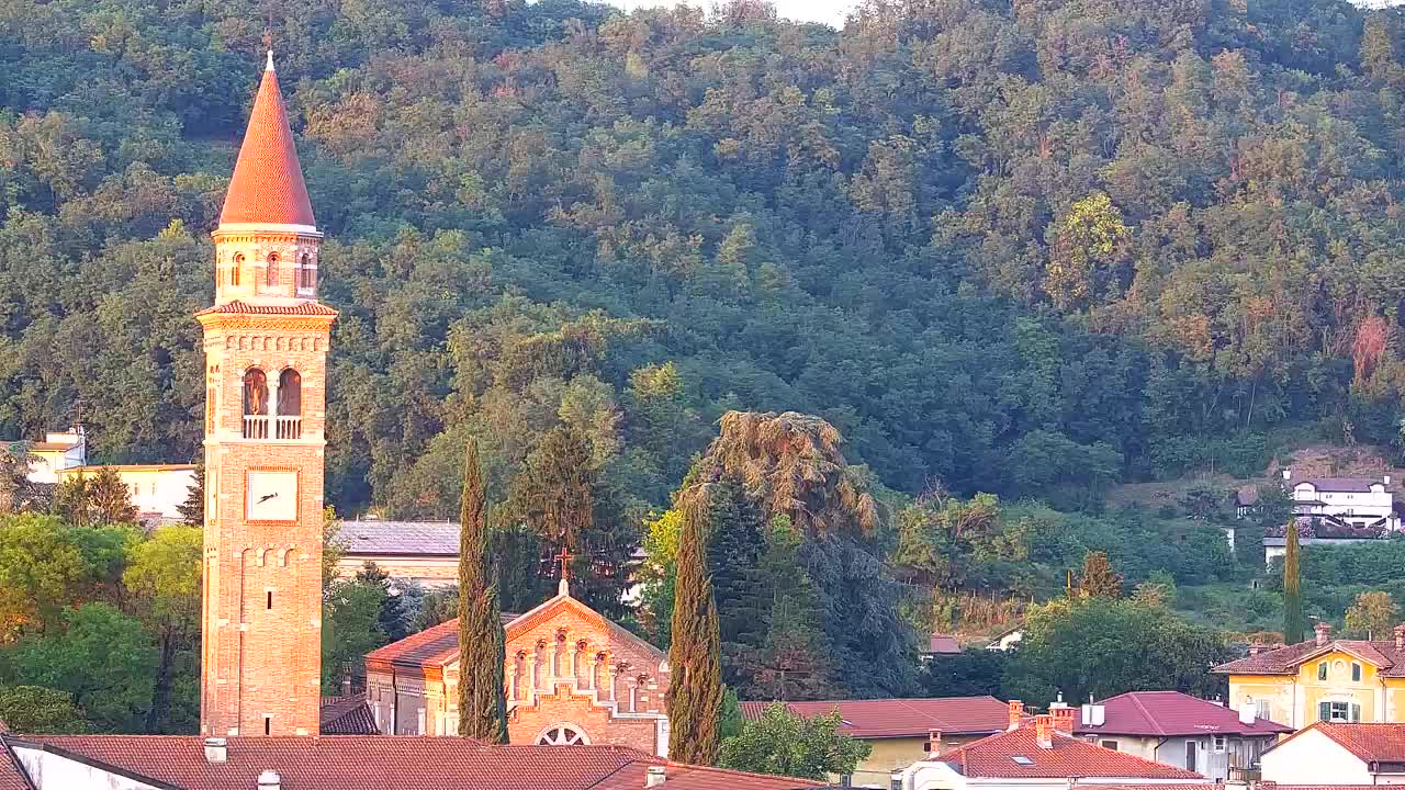 Čudovit panoramski pogled na Šempeter pri Gorici
