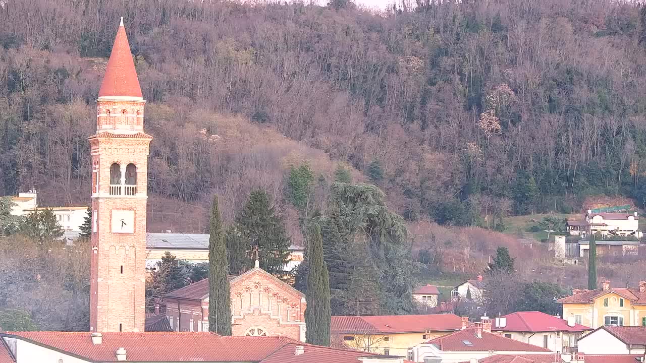 Čudovit panoramski pogled na Šempeter pri Gorici